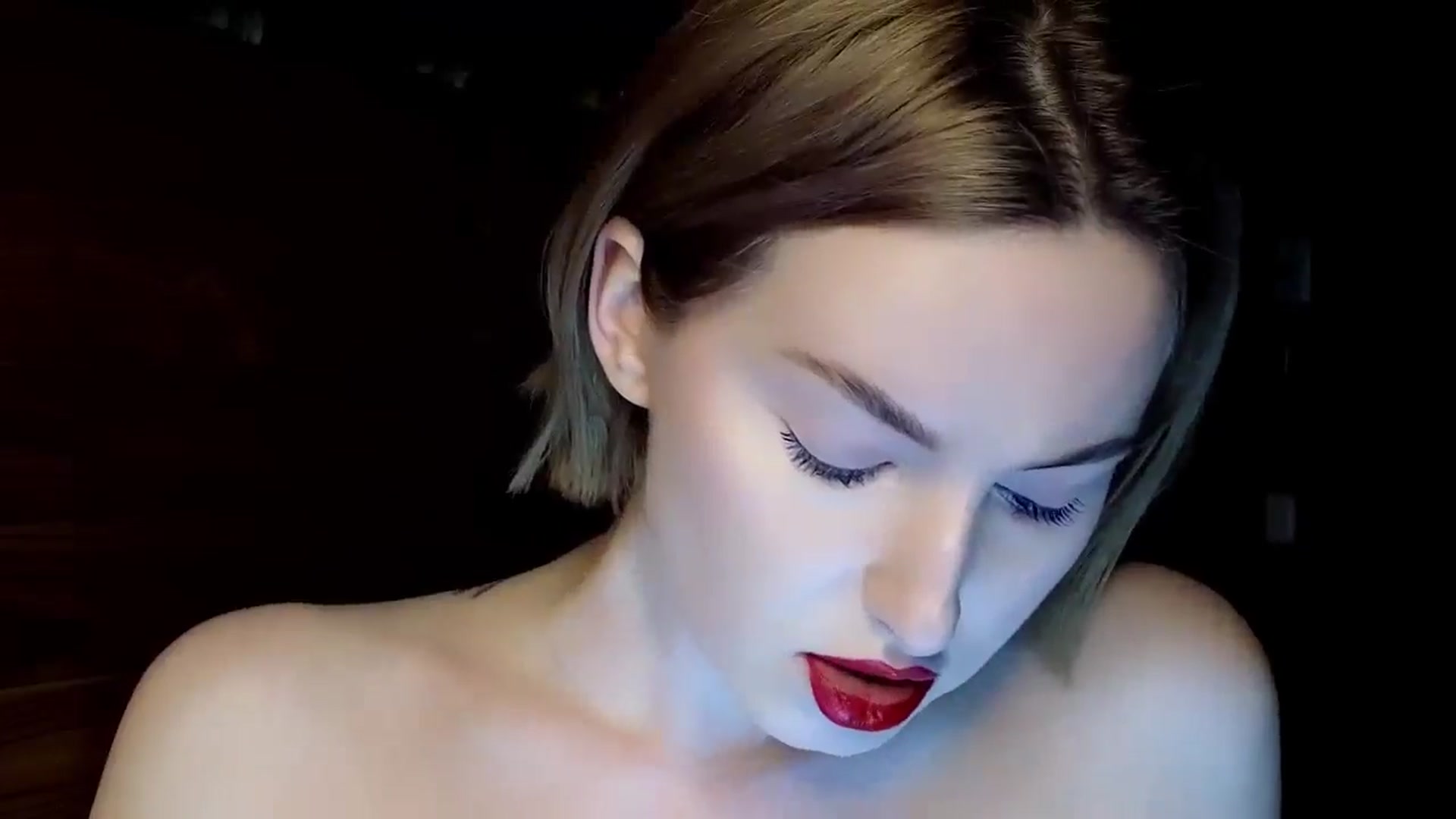Gallery image thumbnail from Red_Lips_Girl's myfreecams stream on, 03/17/2025, 21:51 image 2 of 20