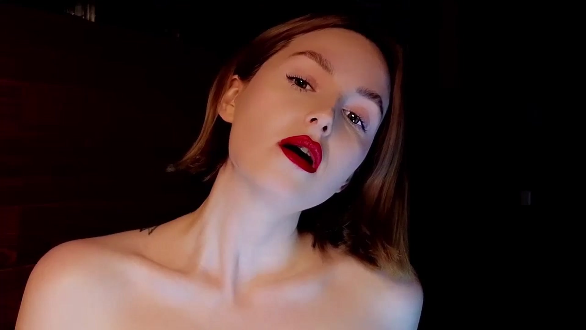 Gallery image thumbnail from Red_Lips_Girl's myfreecams stream on, 03/17/2025, 22:09 image 20 of 20