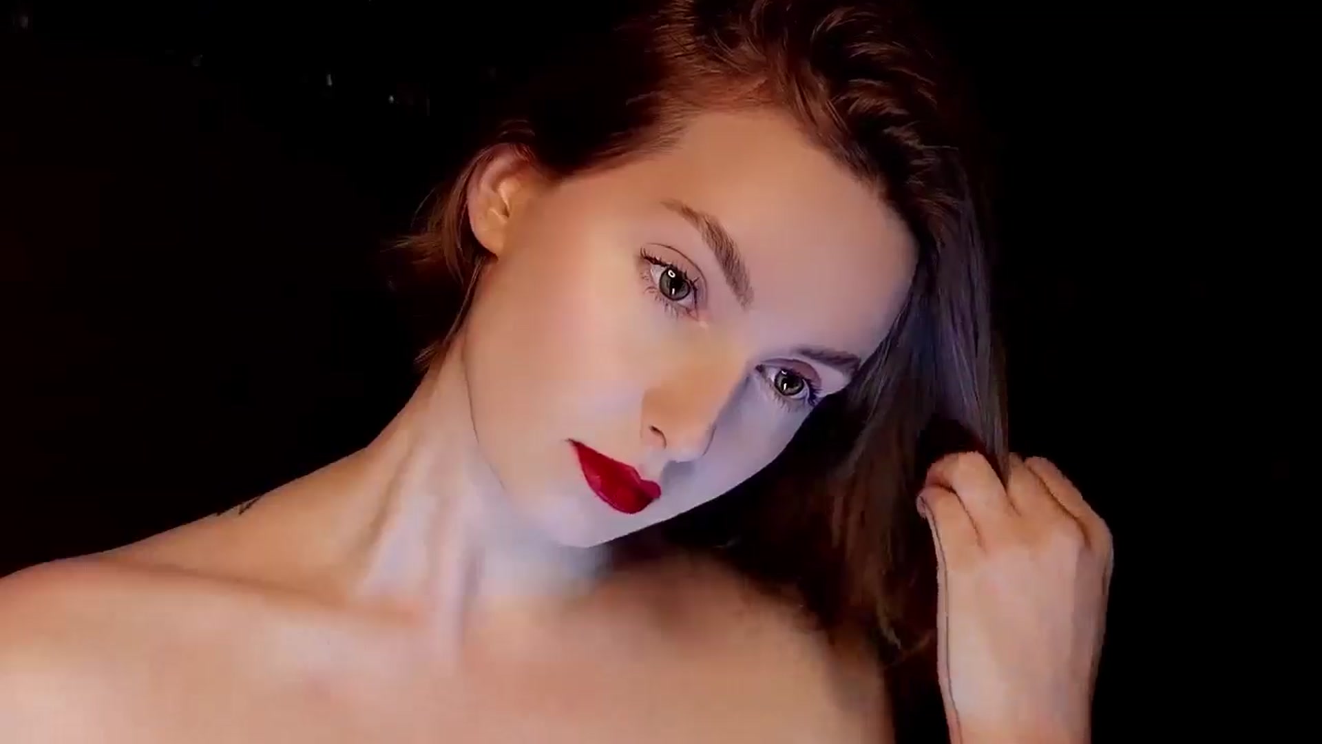 Gallery image thumbnail from Red_Lips_Girl's myfreecams stream on, 03/17/2025, 22:39 image 14 of 20
