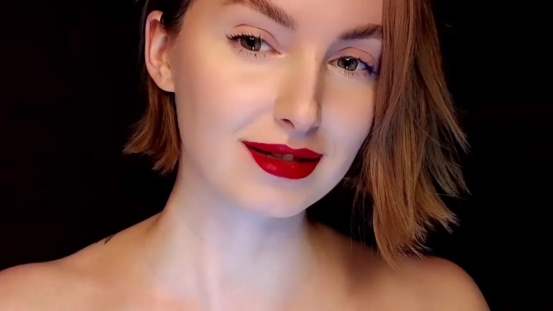 Gallery image thumbnail from Red_Lips_Girl's myfreecams stream on, 03/17/2025, 22:39 image 19 of 20