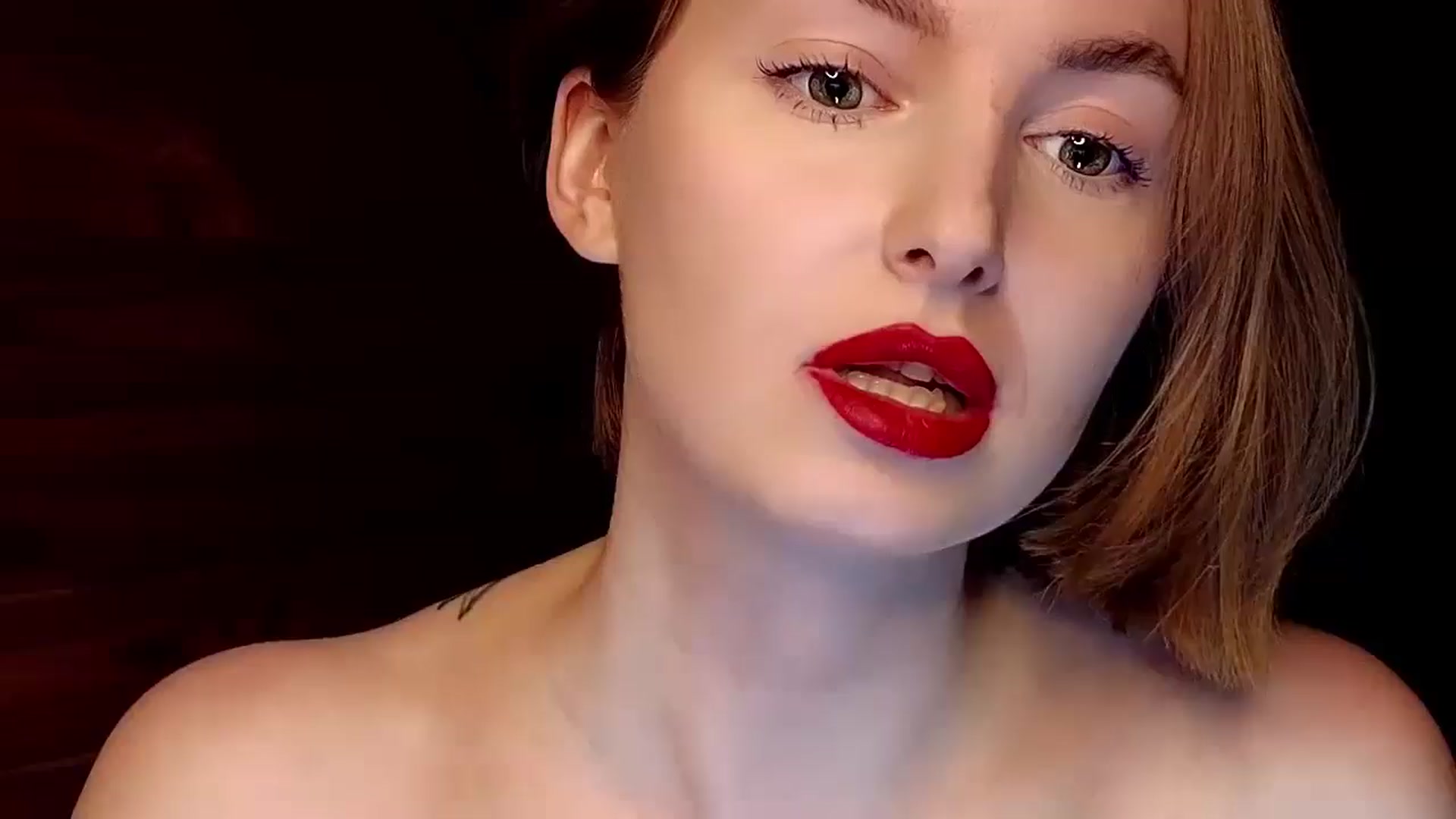 Gallery image thumbnail from Red_Lips_Girl's myfreecams stream on, 03/18/2025, 24:23 image 16 of 20