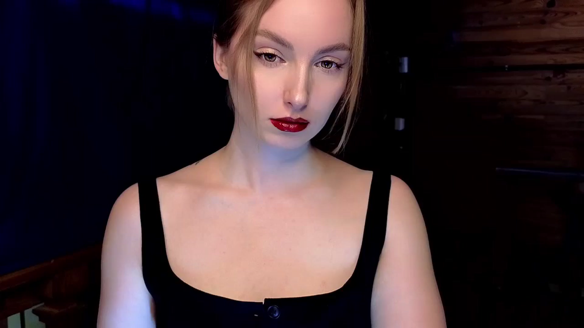 Gallery image thumbnail from Red_Lips_Girl's myfreecams stream on, 03/26/2025, 16:51 image 3 of 20