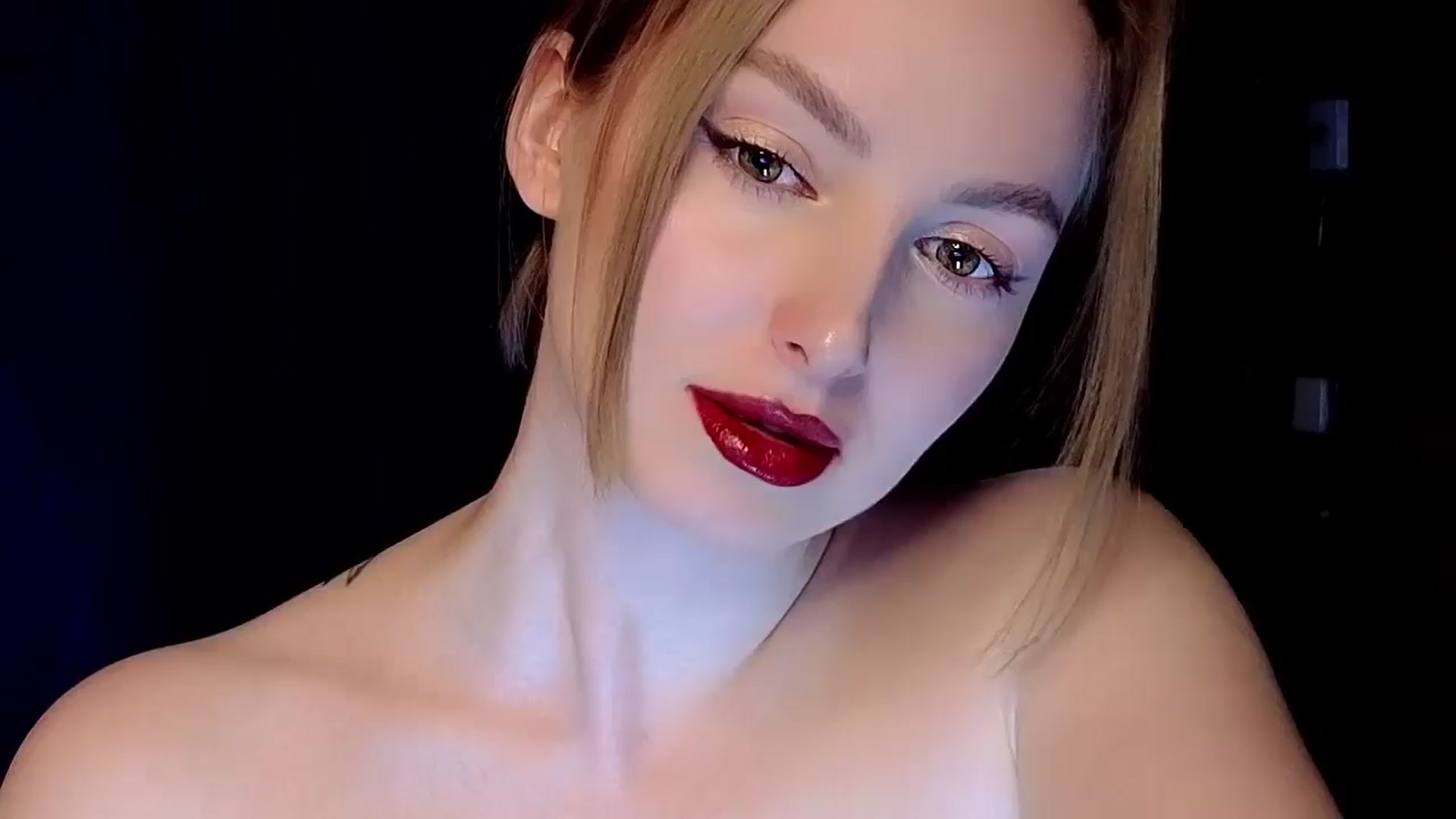 Gallery image thumbnail from Red_Lips_Girl's myfreecams stream on, 03/26/2025, 17:46 image 17 of 20