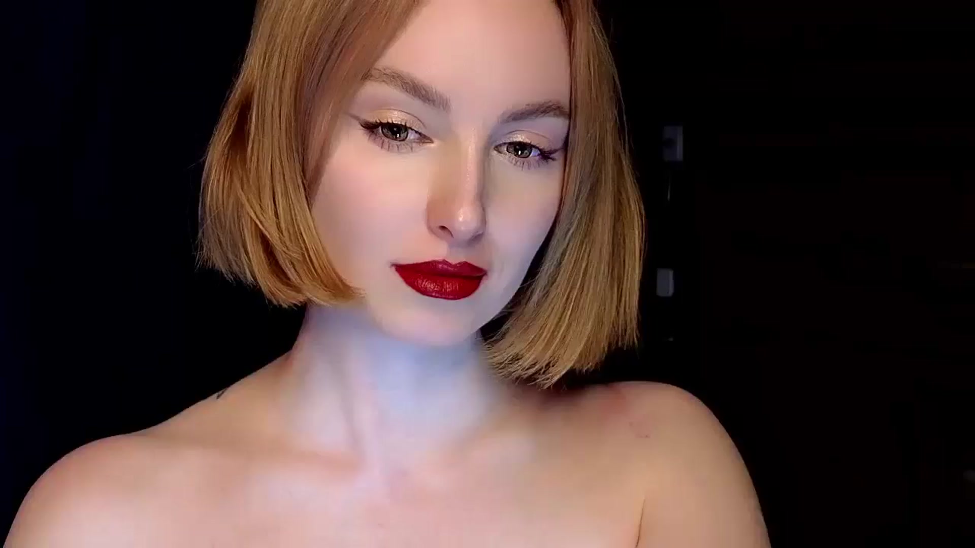 Gallery image thumbnail from Red_Lips_Girl's myfreecams stream on, 03/26/2025, 20:17 image 8 of 20