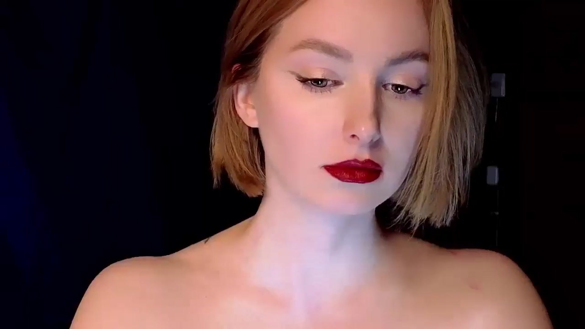Gallery image thumbnail from Red_Lips_Girl's myfreecams stream on, 03/27/2025, 24:04 image 4 of 20