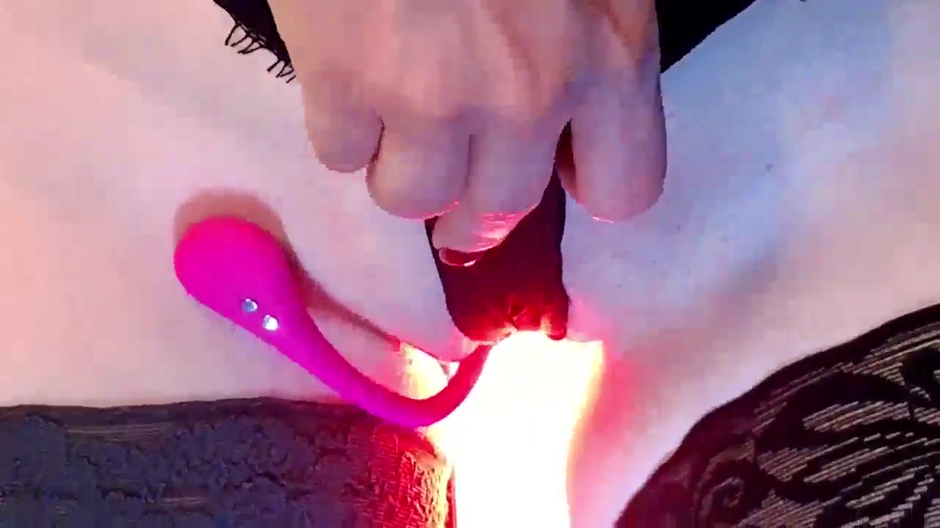 Gallery image thumbnail from Red_Lips_Girl's myfreecams stream on, 03/30/2025, 22:15 image 10 of 20