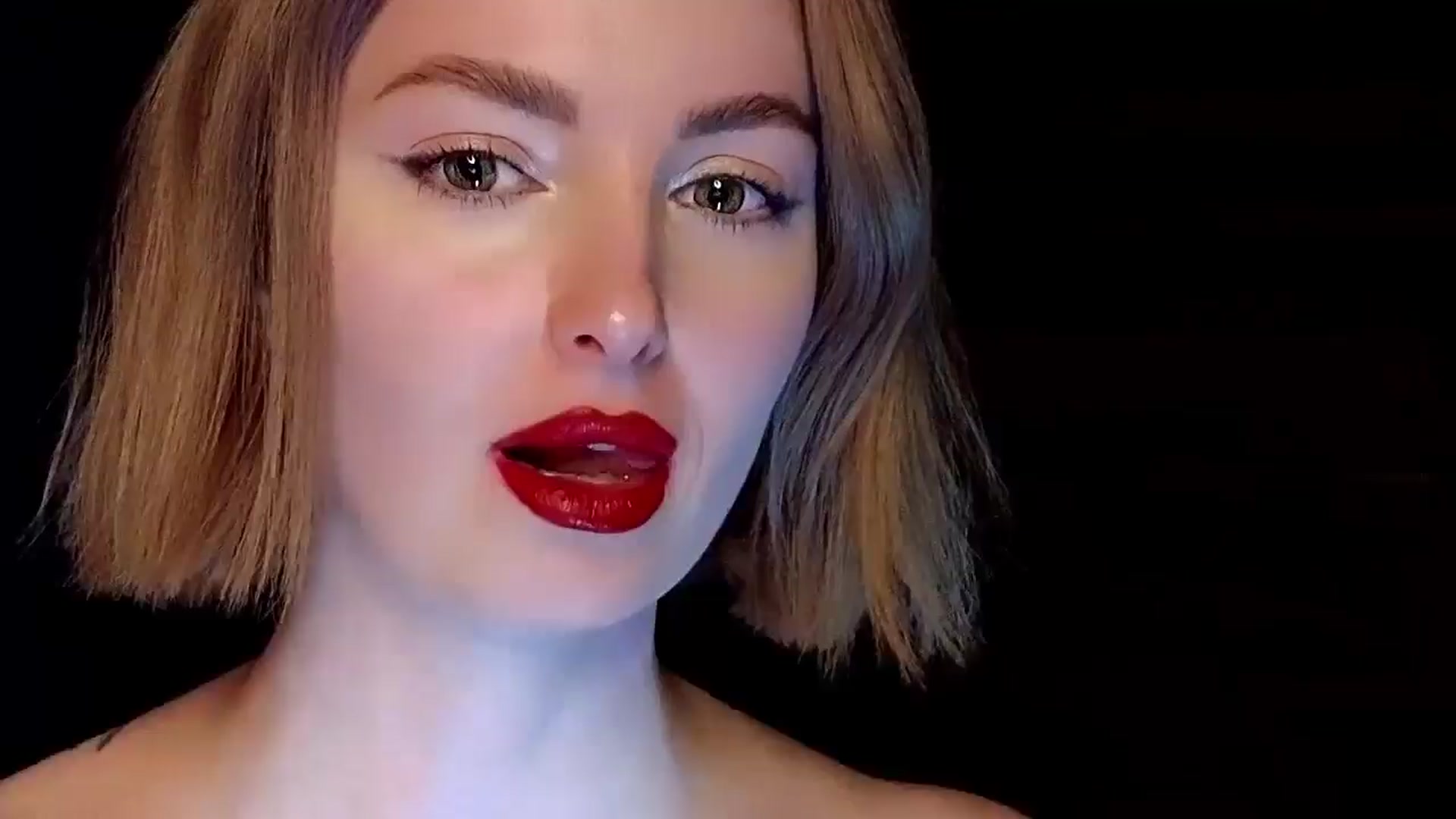 Gallery image thumbnail from Red_Lips_Girl's myfreecams stream on, 03/30/2025, 22:15 image 12 of 20