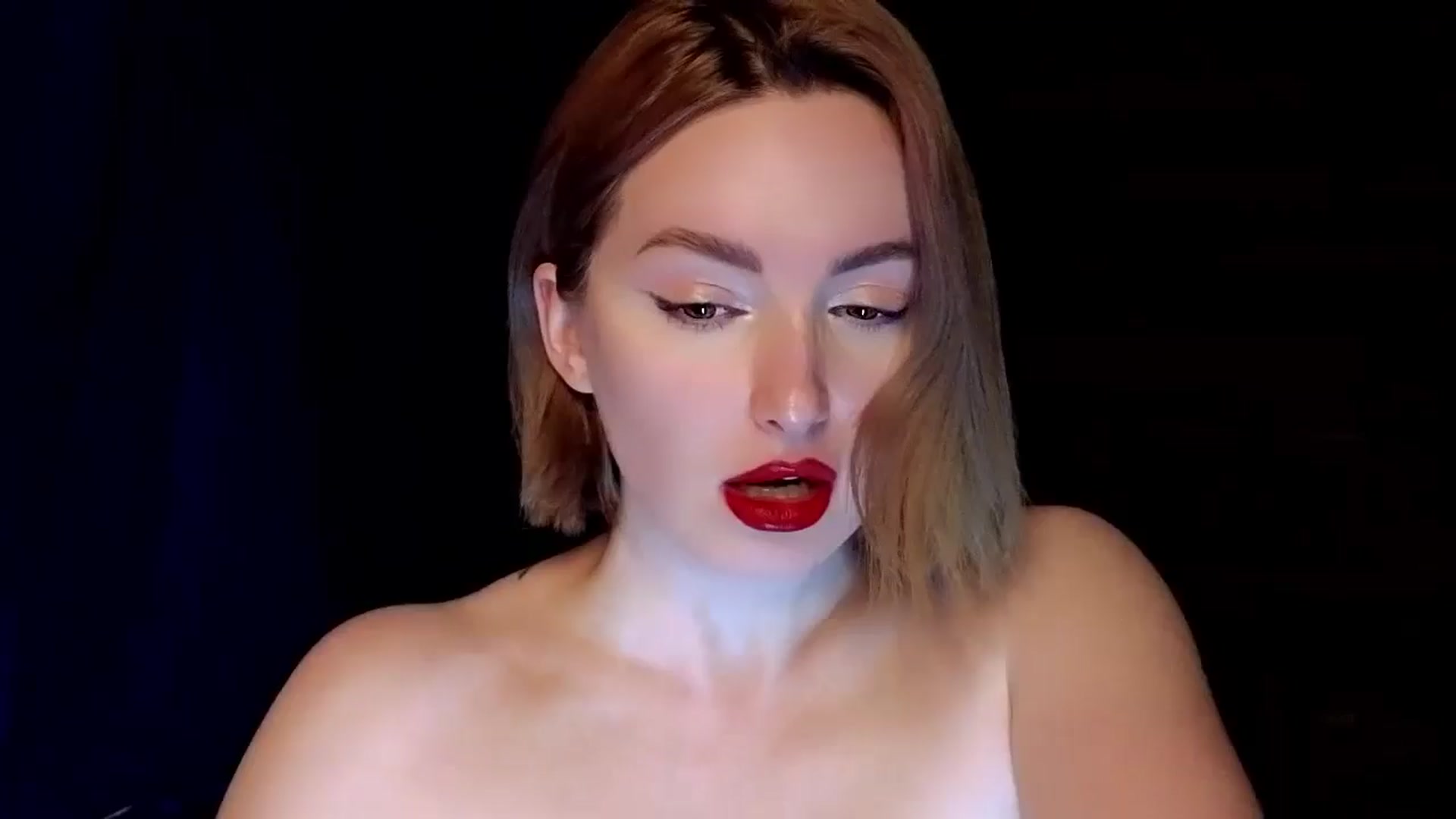 Gallery image thumbnail from Red_Lips_Girl's myfreecams stream on, 03/30/2025, 22:48 image 7 of 20