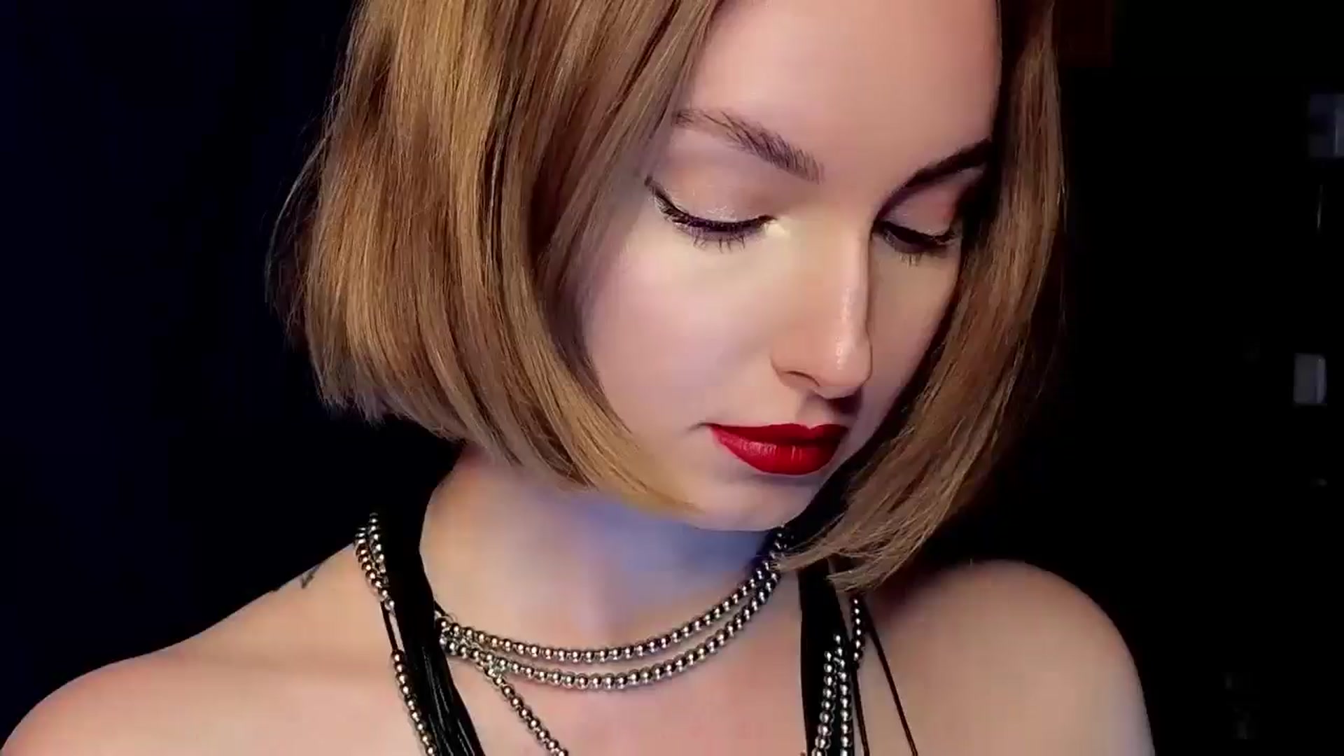 Gallery image thumbnail from Red_Lips_Girl's myfreecams stream on, 04/08/2025, 21:18 image 17 of 20