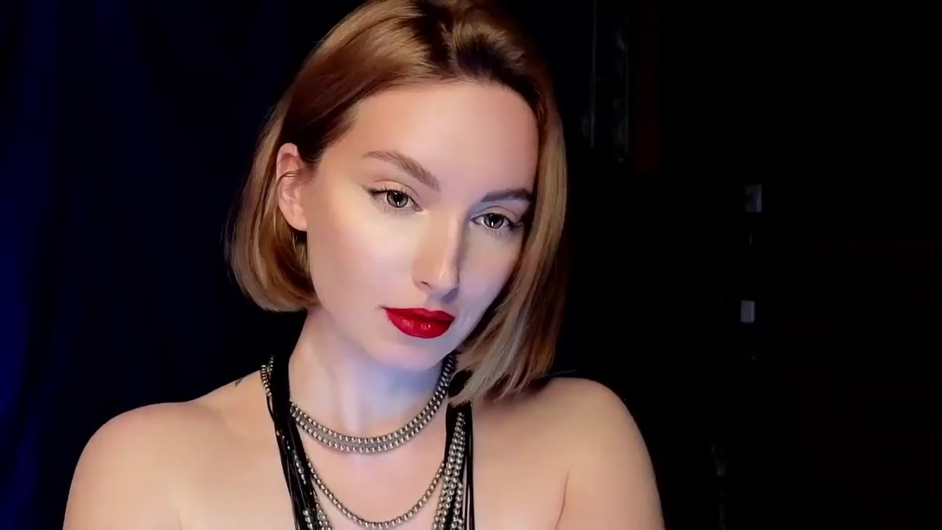 Gallery image thumbnail from Red_Lips_Girl's myfreecams stream on, 04/08/2025, 23:21 image 1 of 20