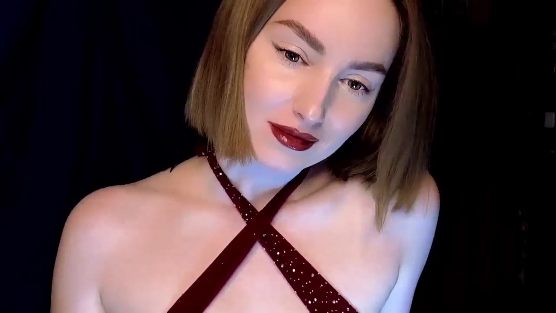 Gallery image thumbnail from Red_Lips_Girl's myfreecams stream on, 04/16/2025, 20:35 image 13 of 20