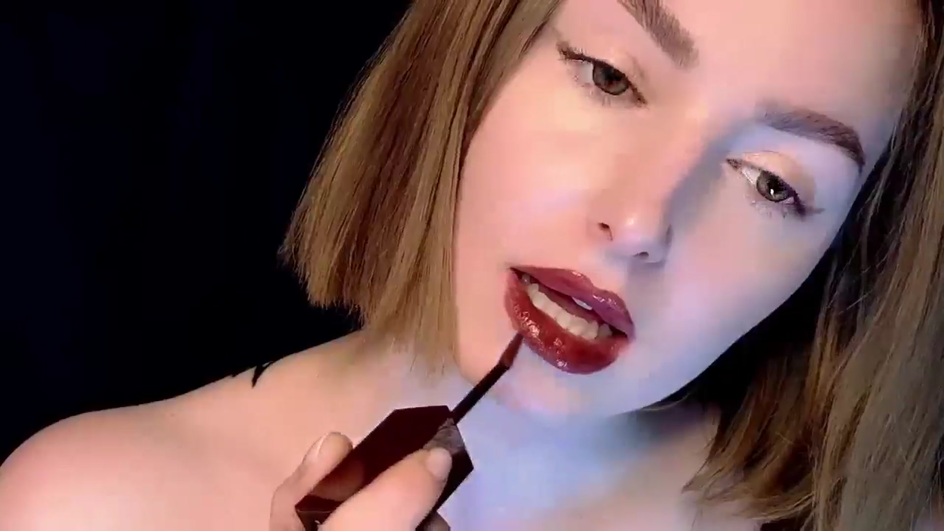 Gallery image thumbnail from Red_Lips_Girl's myfreecams stream on, 04/16/2025, 22:06 image 2 of 20