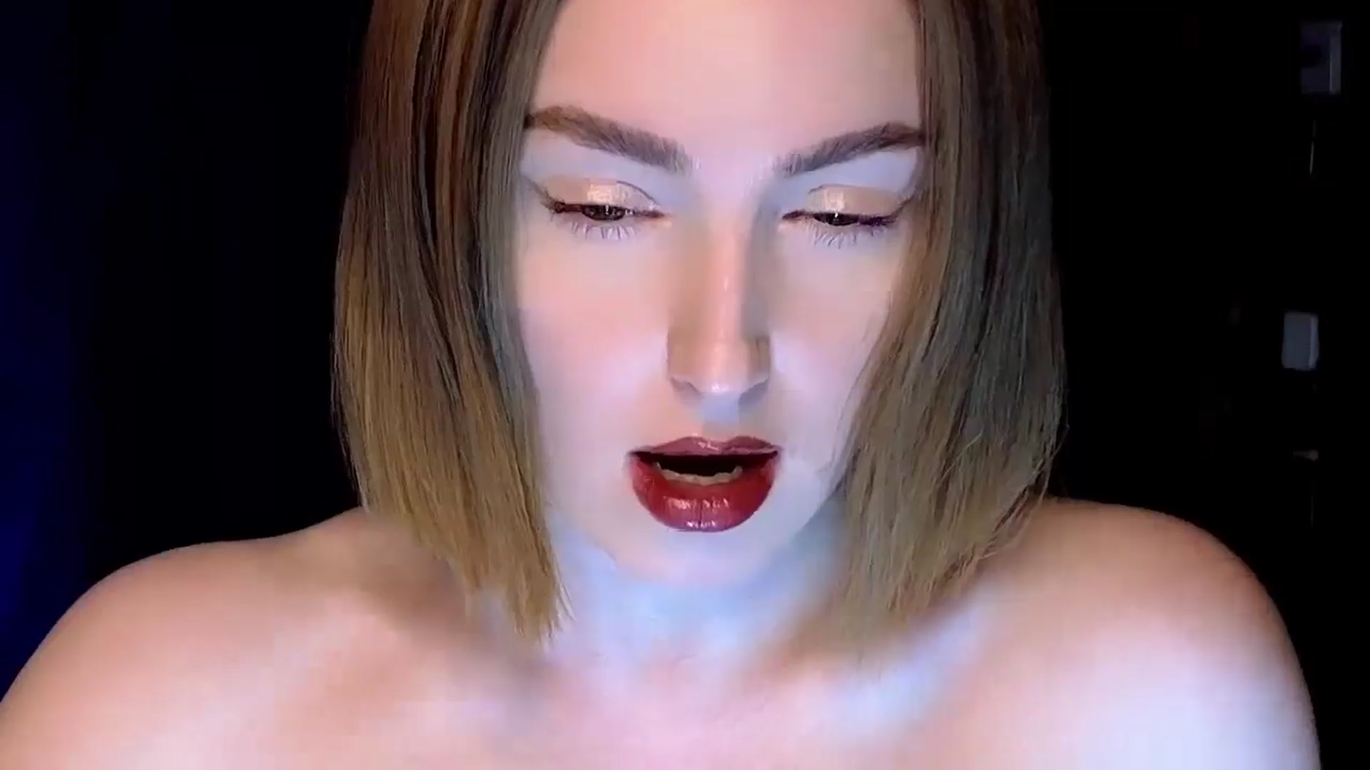 Gallery image thumbnail from Red_Lips_Girl's myfreecams stream on, 04/16/2025, 22:06 image 15 of 20