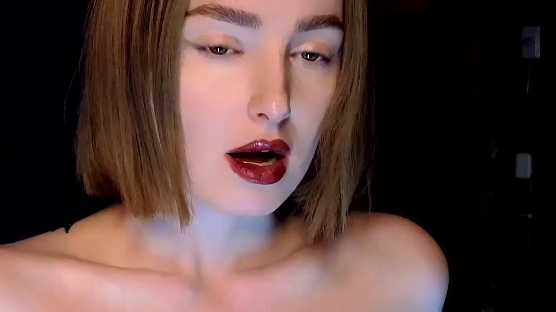 Gallery image thumbnail from Red_Lips_Girl's myfreecams stream on, 04/16/2025, 23:16 image 20 of 20