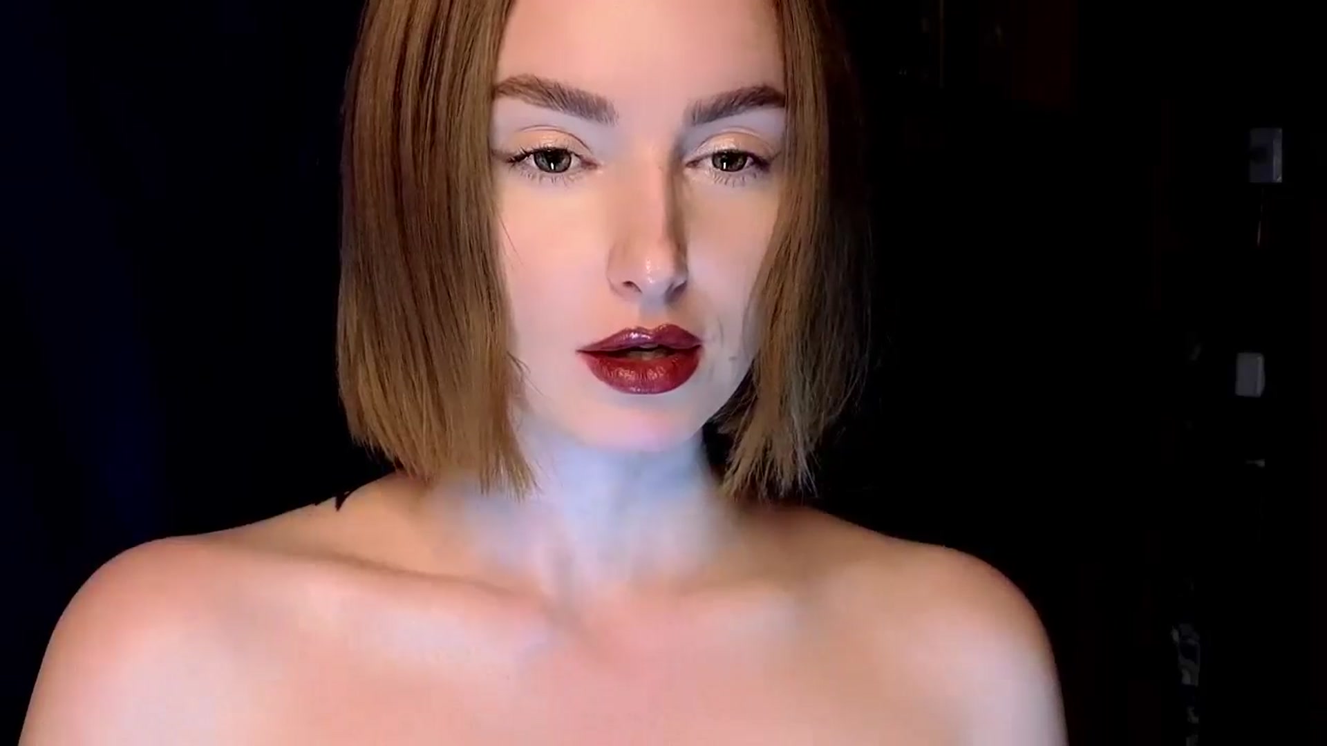 Gallery image thumbnail from Red_Lips_Girl's myfreecams stream on, 04/16/2025, 23:16 image 11 of 20