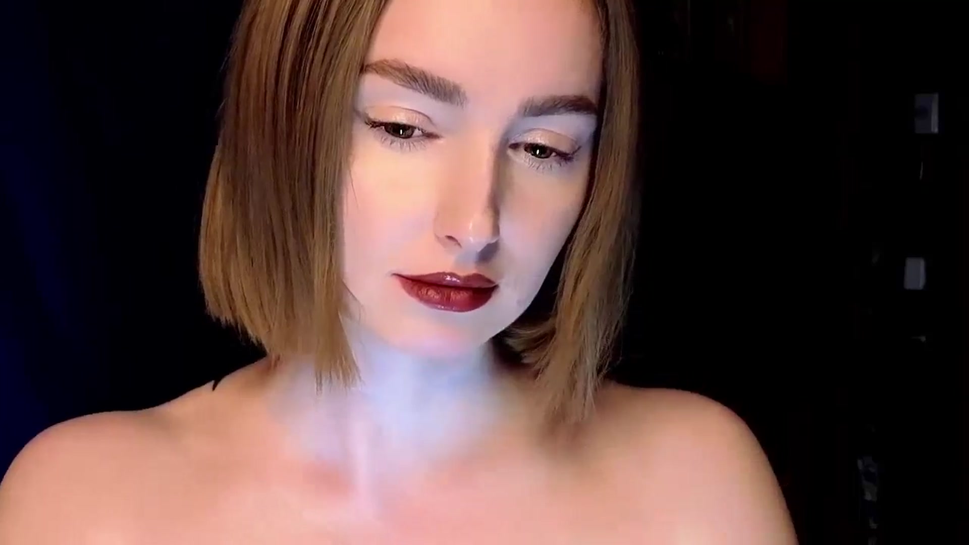 Gallery image thumbnail from Red_Lips_Girl's myfreecams stream on, 04/16/2025, 23:16 image 6 of 20