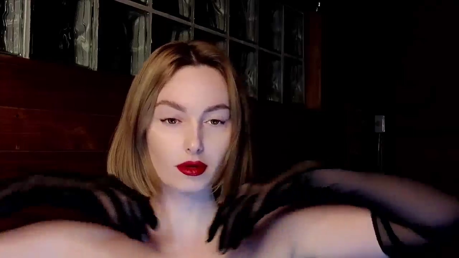 Gallery image thumbnail from Red_Lips_Girl's myfreecams stream on, 04/22/2025, 21:05 image 4 of 20