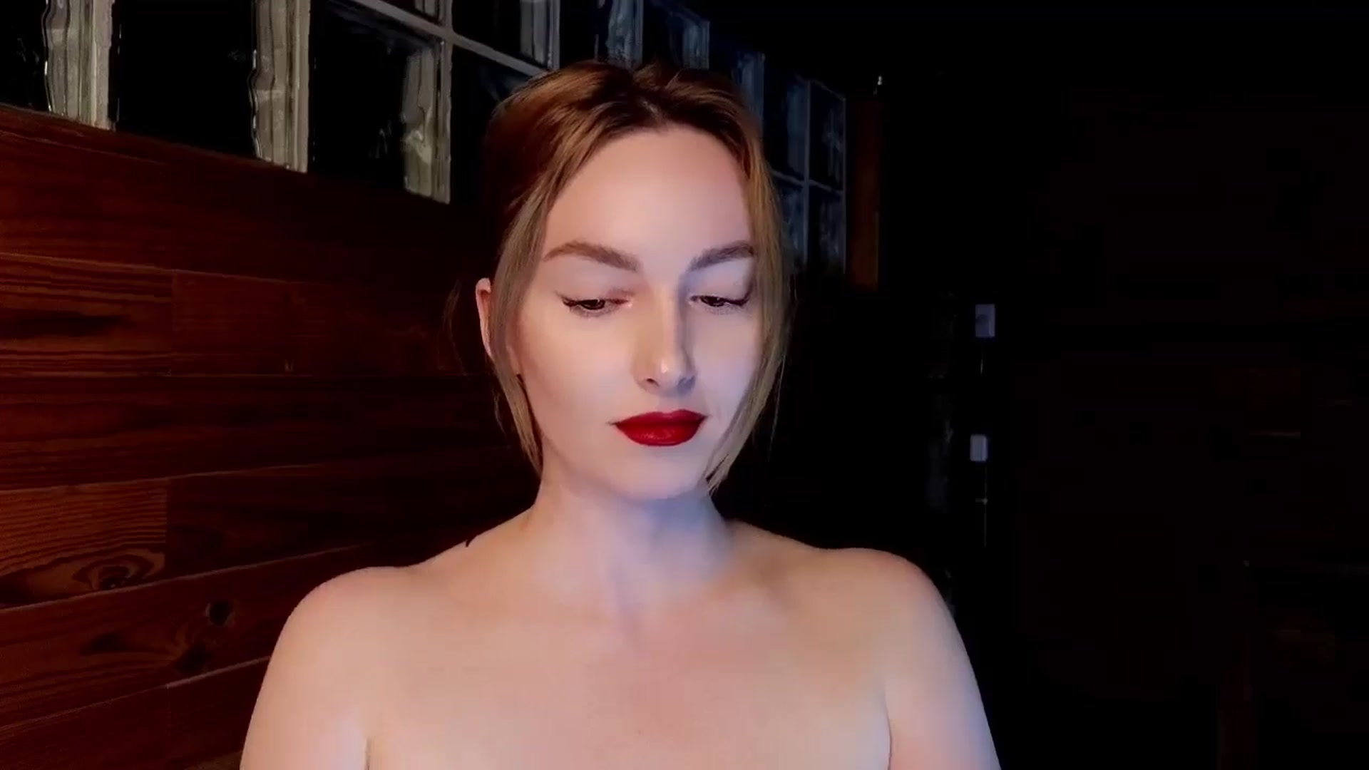 Gallery image thumbnail from Red_Lips_Girl's myfreecams stream on, 04/22/2025, 21:56 image 2 of 20