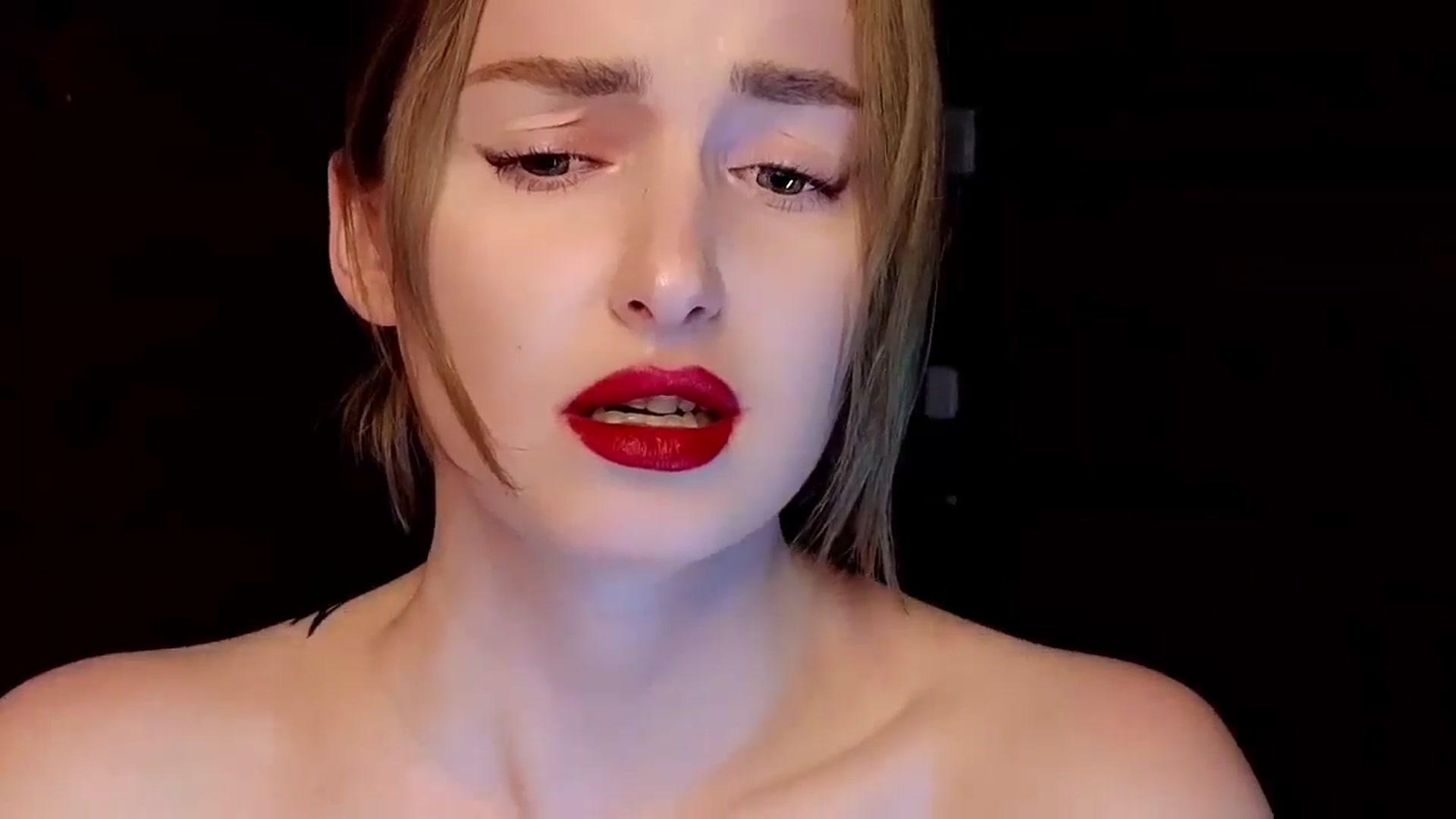Gallery image thumbnail from Red_Lips_Girl's myfreecams stream on, 04/22/2025, 23:47 image 18 of 20