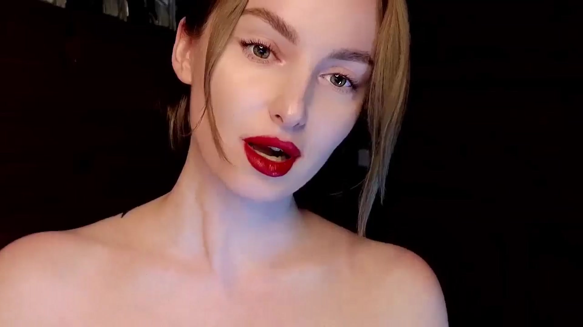 Gallery image thumbnail from Red_Lips_Girl's myfreecams stream on, 04/22/2025, 23:47 image 14 of 20