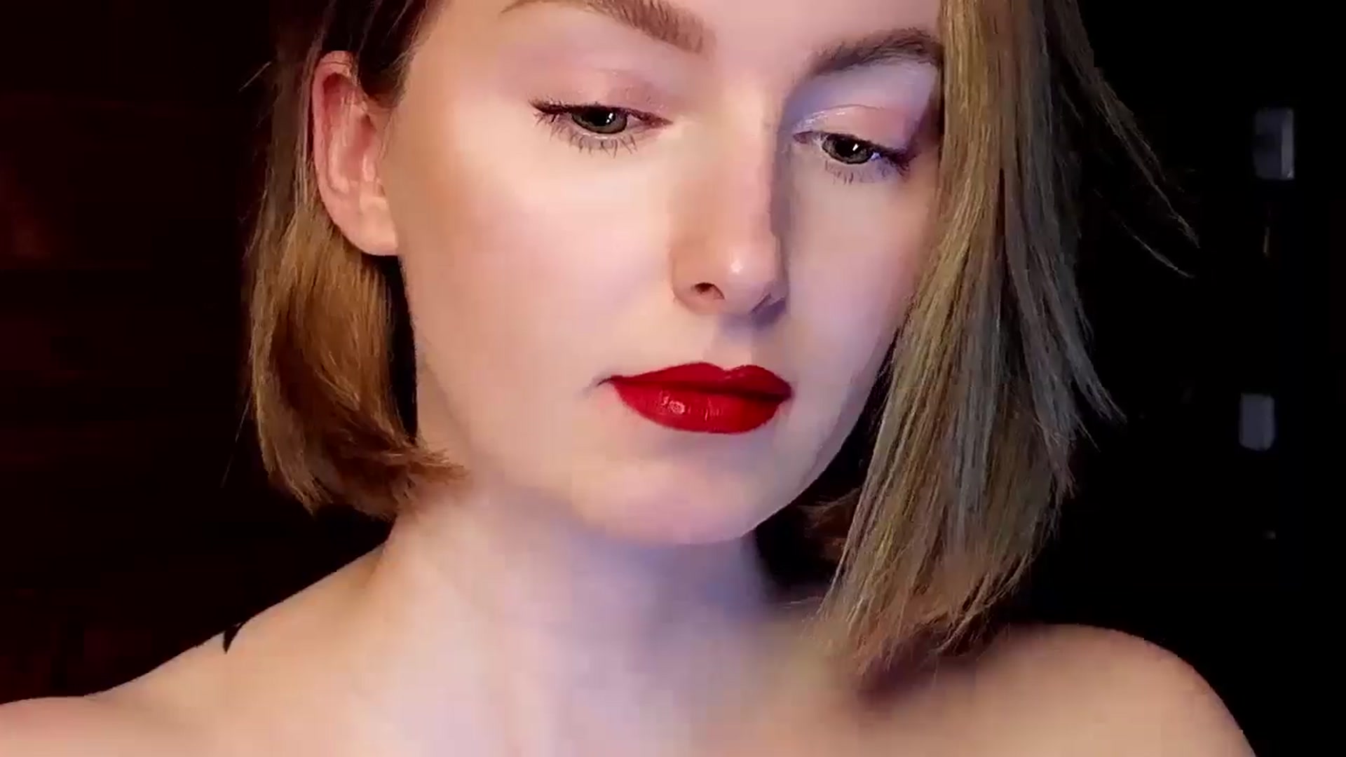 Gallery image thumbnail from Red_Lips_Girl's myfreecams stream on, 04/27/2025, 21:35 image 3 of 20