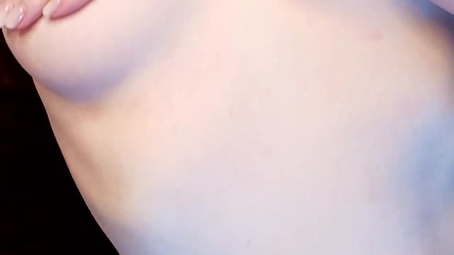 Gallery image thumbnail from Red_Lips_Girl's myfreecams stream on, 04/27/2025, 21:35 image 4 of 20