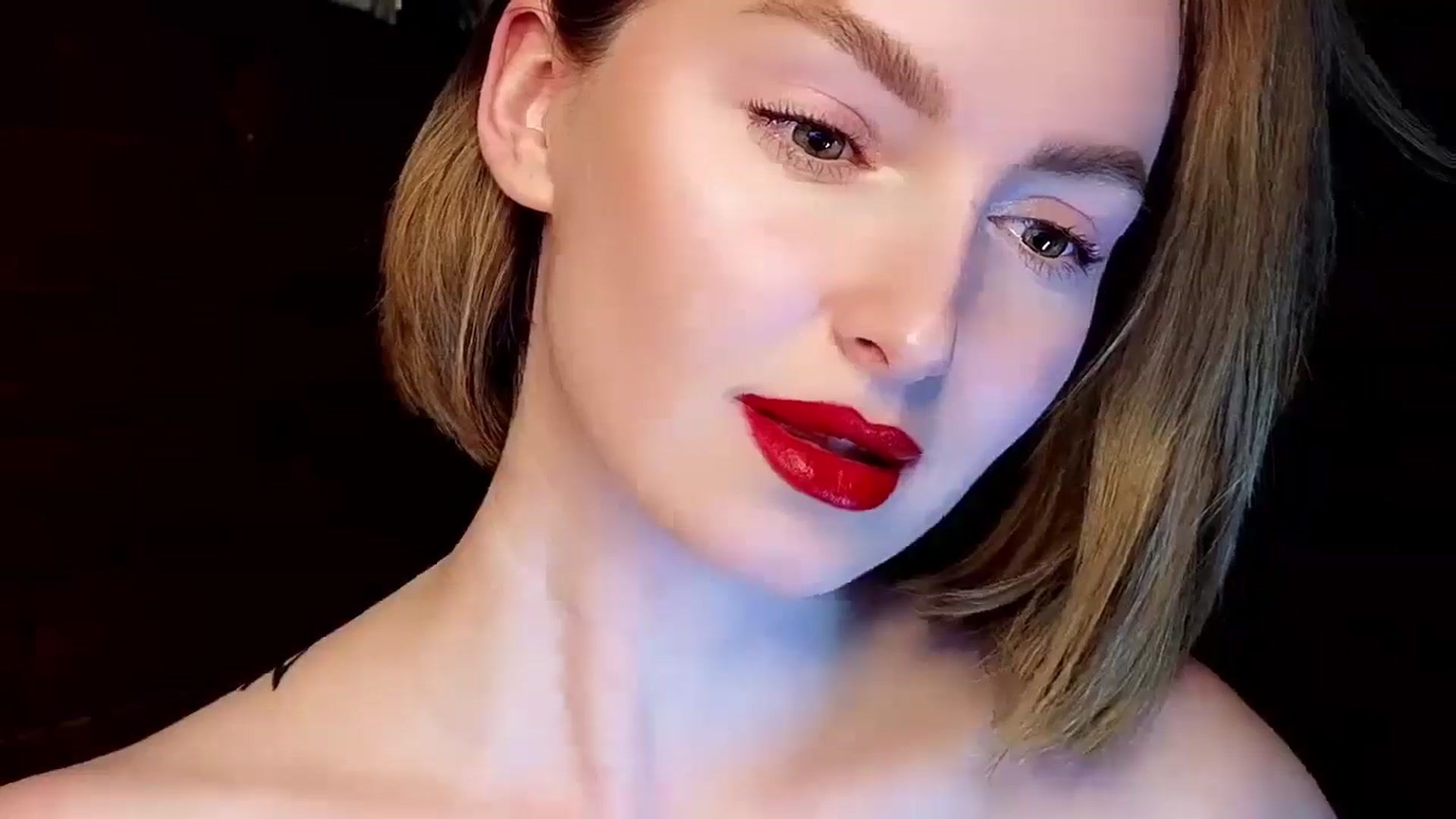 Gallery image thumbnail from Red_Lips_Girl's myfreecams stream on, 04/27/2025, 21:35 image 2 of 20