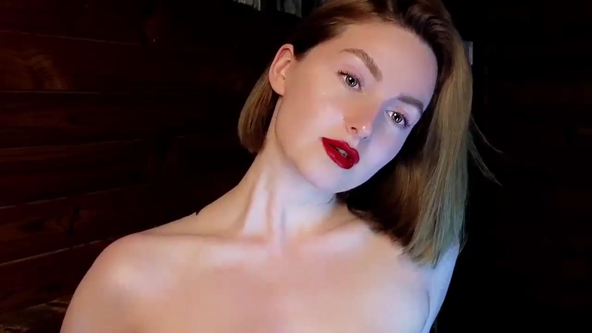 Gallery image thumbnail from Red_Lips_Girl's myfreecams stream on, 04/27/2025, 21:35 image 16 of 20