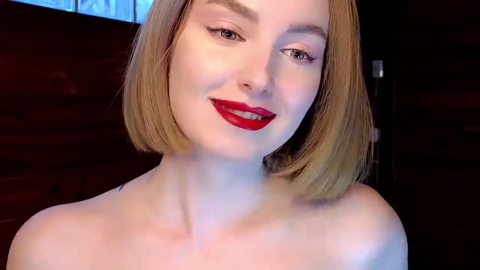 Gallery image thumbnail from Red_Lips_Girl's myfreecams stream on, 04/30/2025, 19:46 image 5 of 20