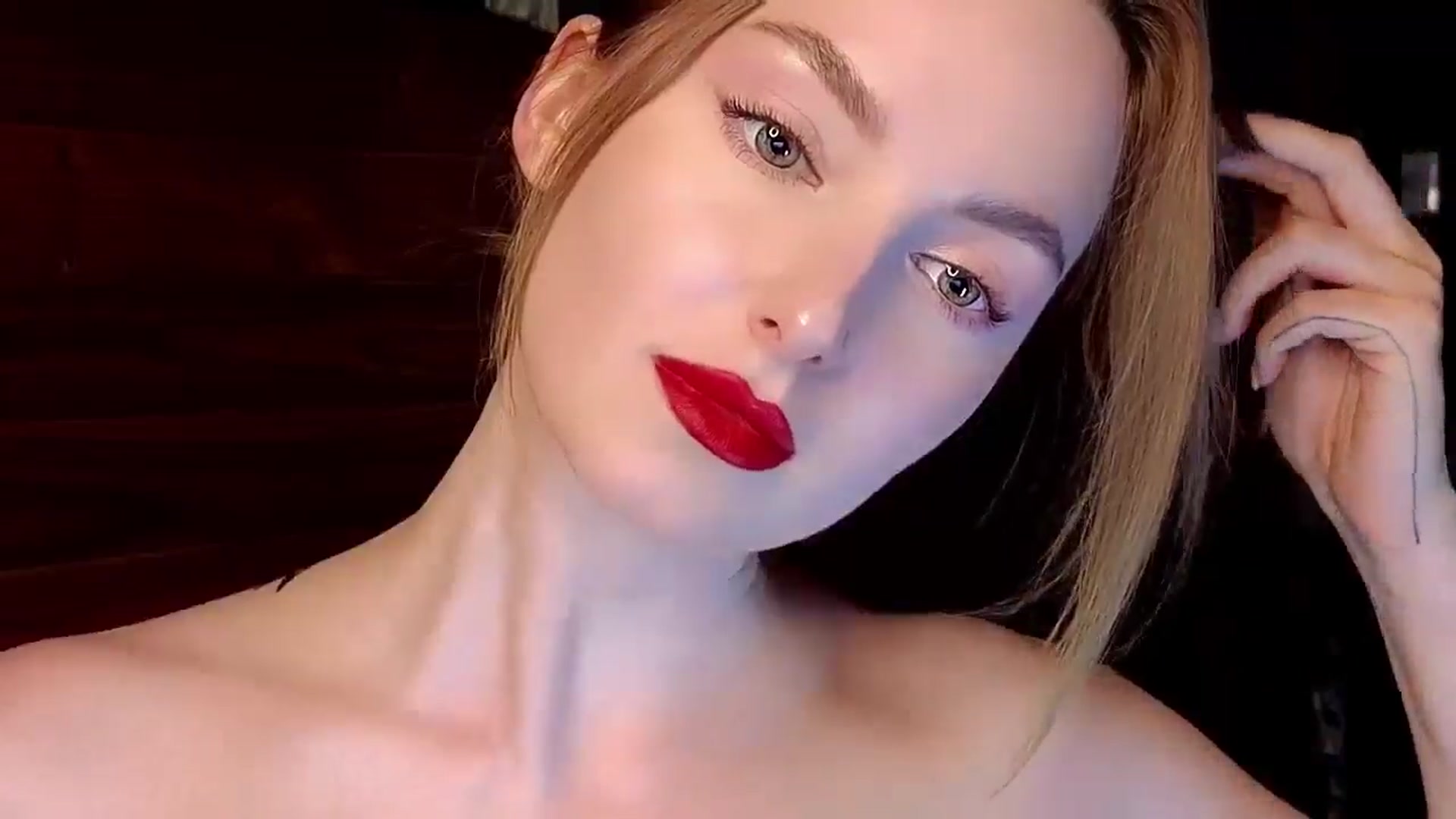 Gallery image thumbnail from Red_Lips_Girl's myfreecams stream on, 04/30/2025, 19:46 image 15 of 20