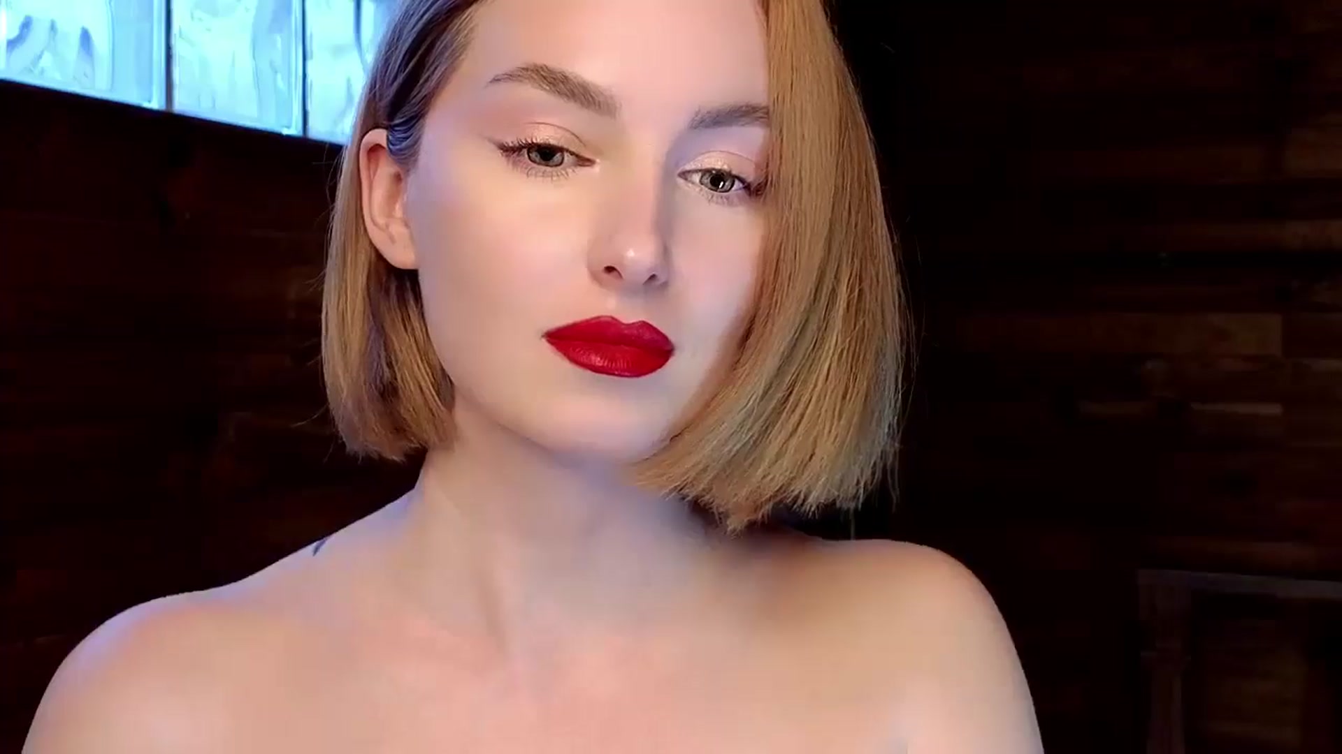Gallery image thumbnail from Red_Lips_Girl's myfreecams stream on, 04/30/2025, 19:46 image 2 of 20