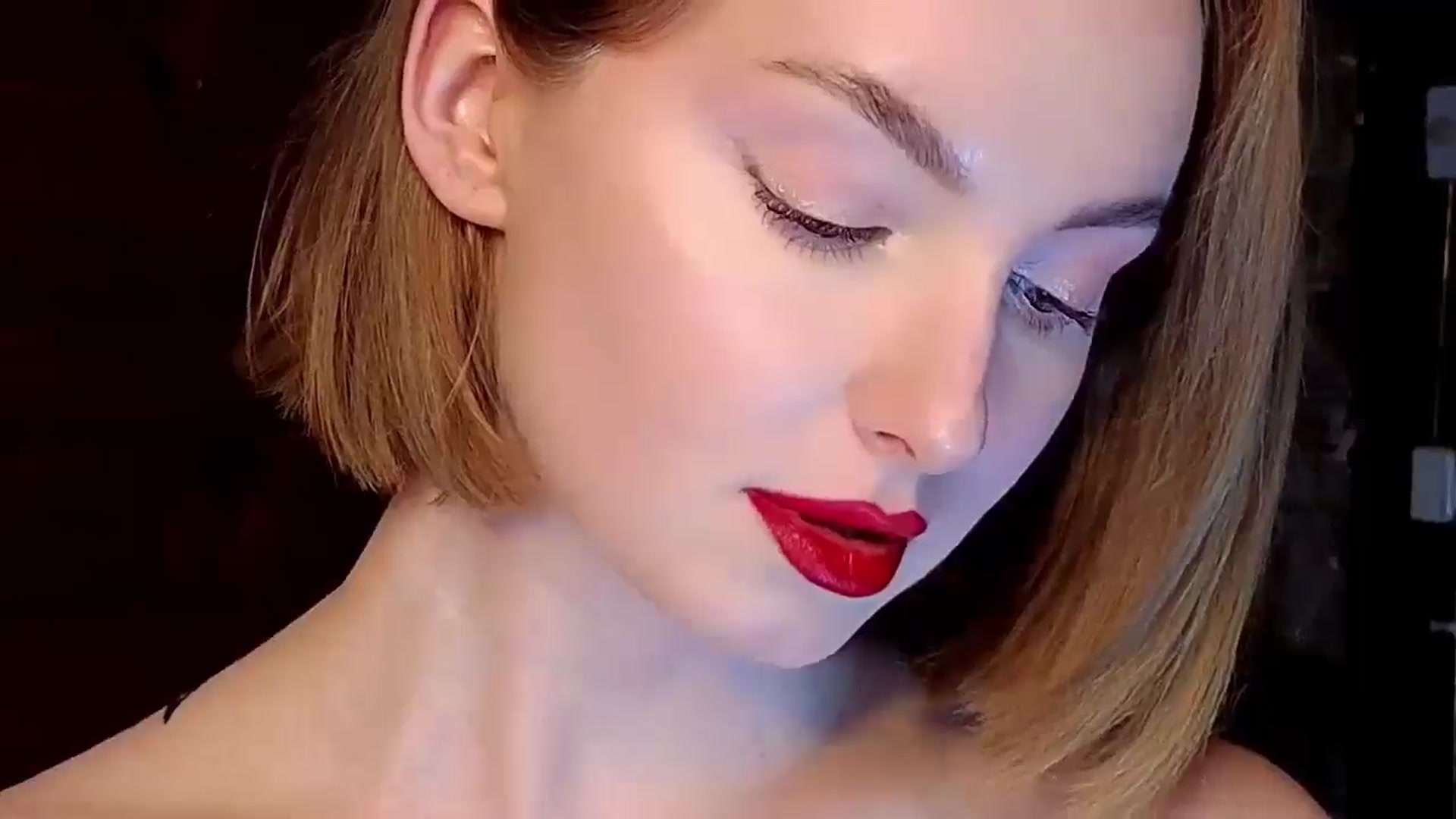 Gallery image thumbnail from Red_Lips_Girl's myfreecams stream on, 04/30/2025, 19:46 image 11 of 20