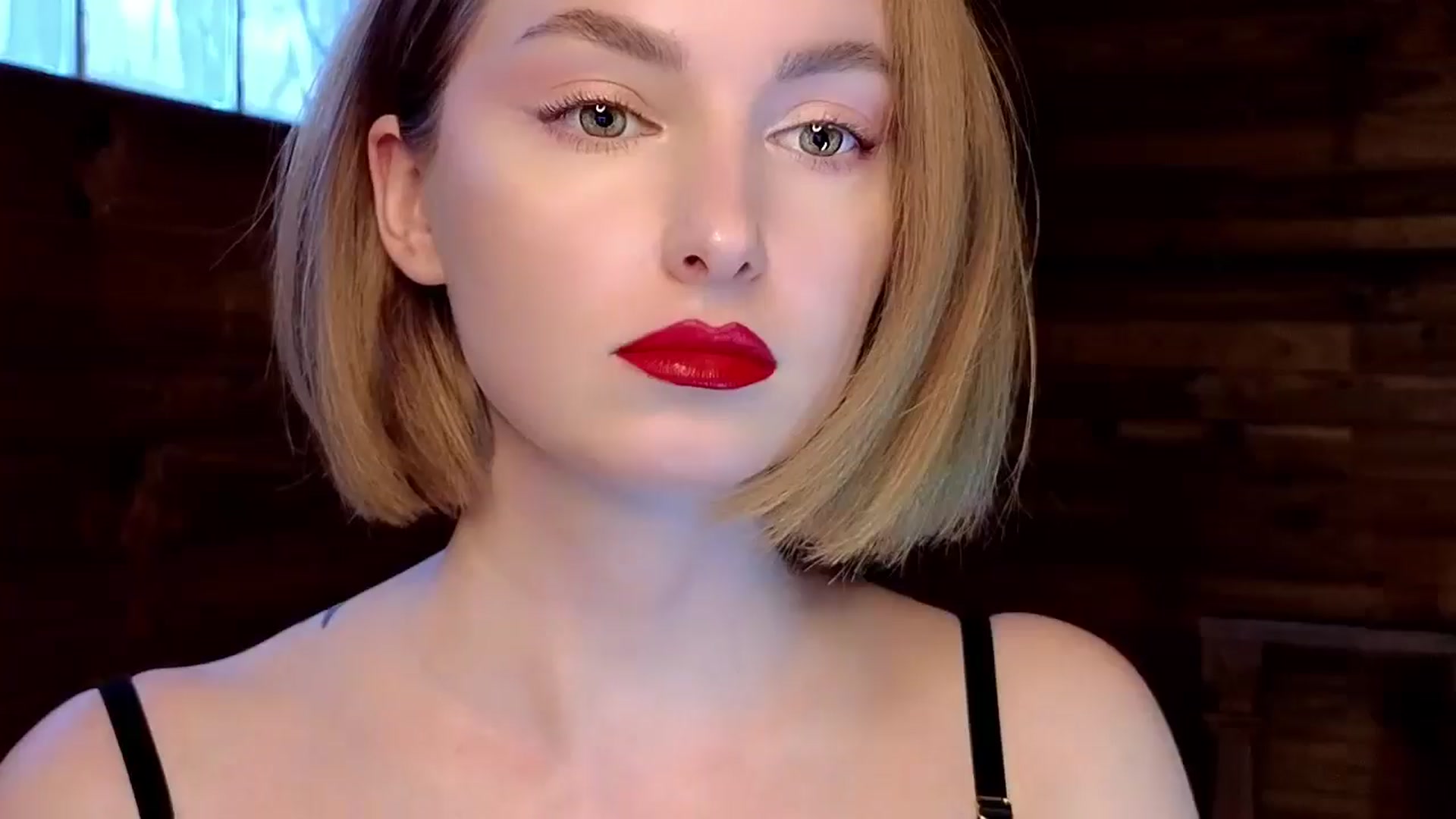 Gallery image thumbnail from Red_Lips_Girl's myfreecams stream on, 04/30/2025, 19:46 image 1 of 20