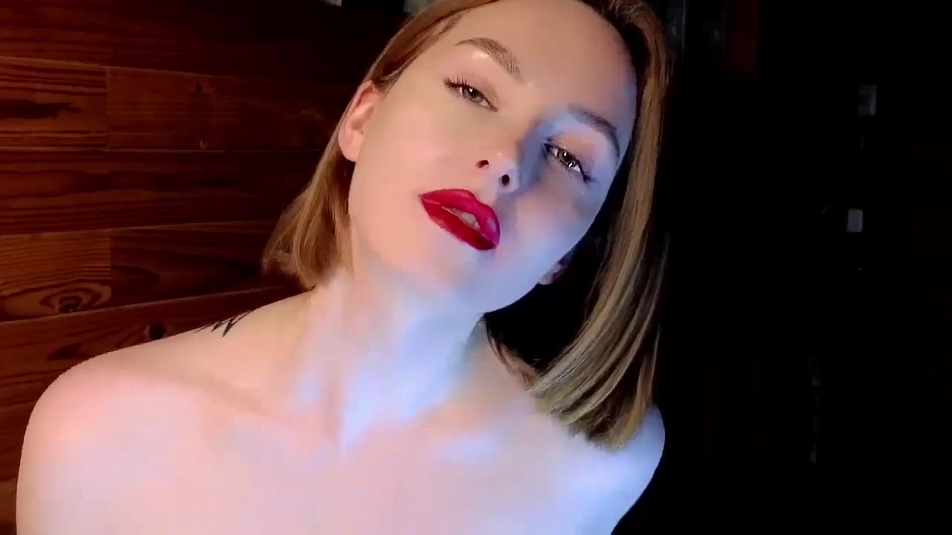 Gallery image thumbnail from Red_Lips_Girl's myfreecams stream on, 04/30/2025, 21:52 image 20 of 20