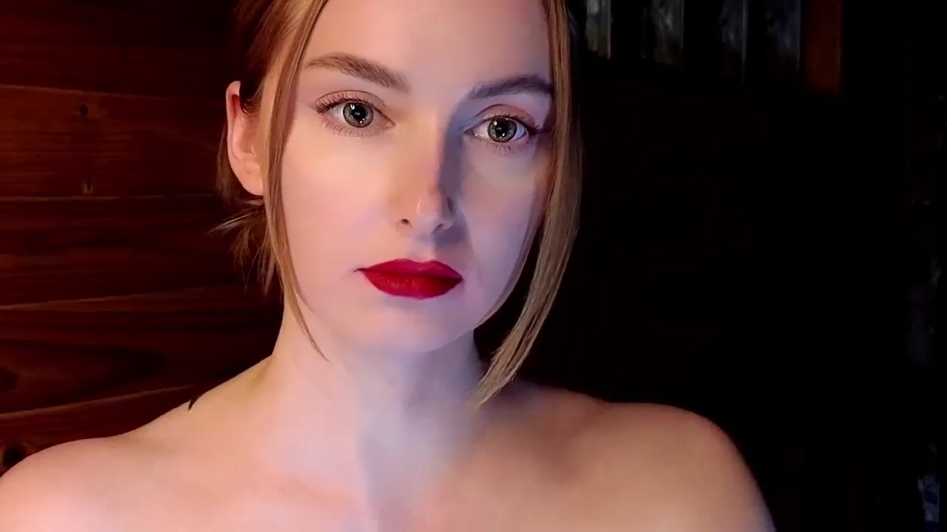 Gallery image thumbnail from Red_Lips_Girl's myfreecams stream on, 04/30/2025, 23:49 image 16 of 20