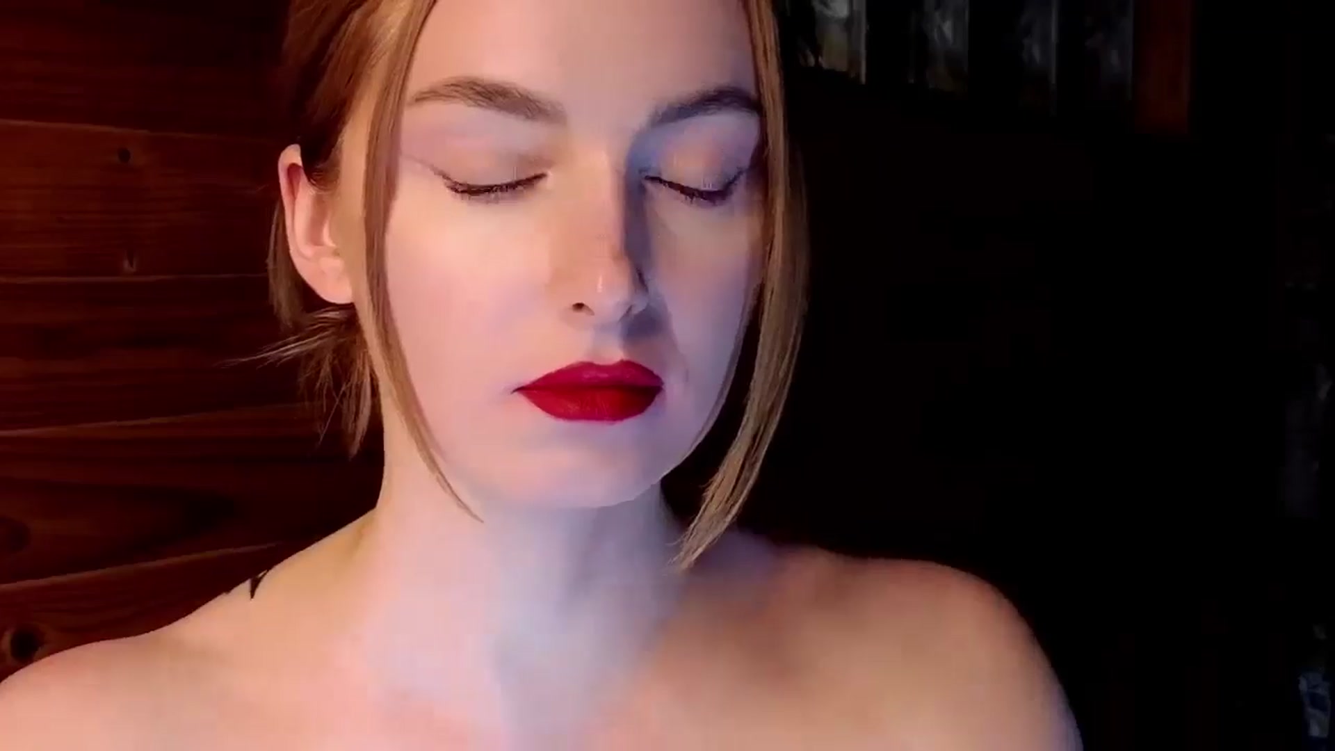 Gallery image thumbnail from Red_Lips_Girl's myfreecams stream on, 04/30/2025, 23:49 image 14 of 20