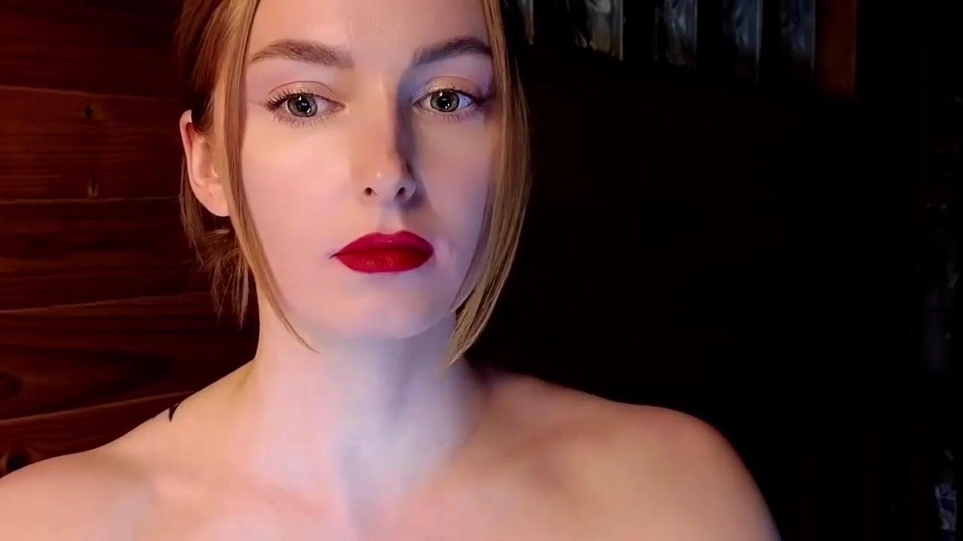Gallery image thumbnail from Red_Lips_Girl's myfreecams stream on, 04/30/2025, 23:49 image 18 of 20