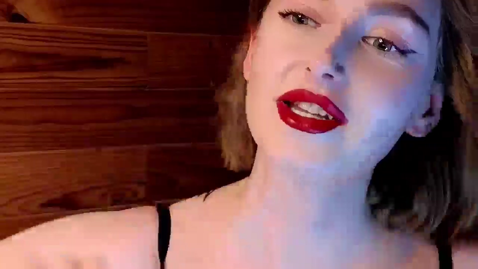 Gallery image thumbnail from Red_Lips_Girl's myfreecams stream on, 05/03/2025, 21:08 image 4 of 20