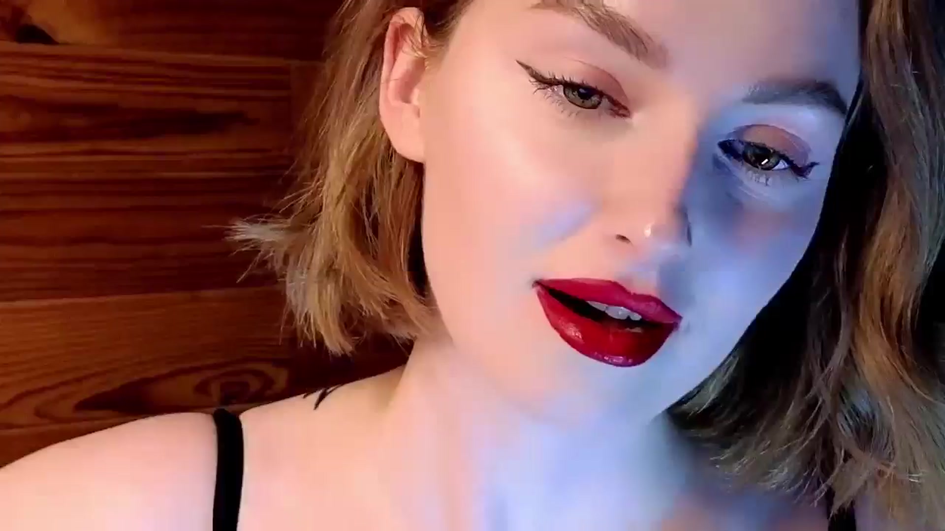 Gallery image thumbnail from Red_Lips_Girl's myfreecams stream on, 05/03/2025, 21:08 image 3 of 20