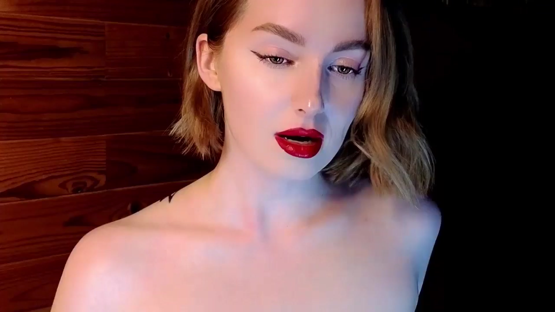 Gallery image thumbnail from Red_Lips_Girl's myfreecams stream on, 05/03/2025, 22:48 image 8 of 20