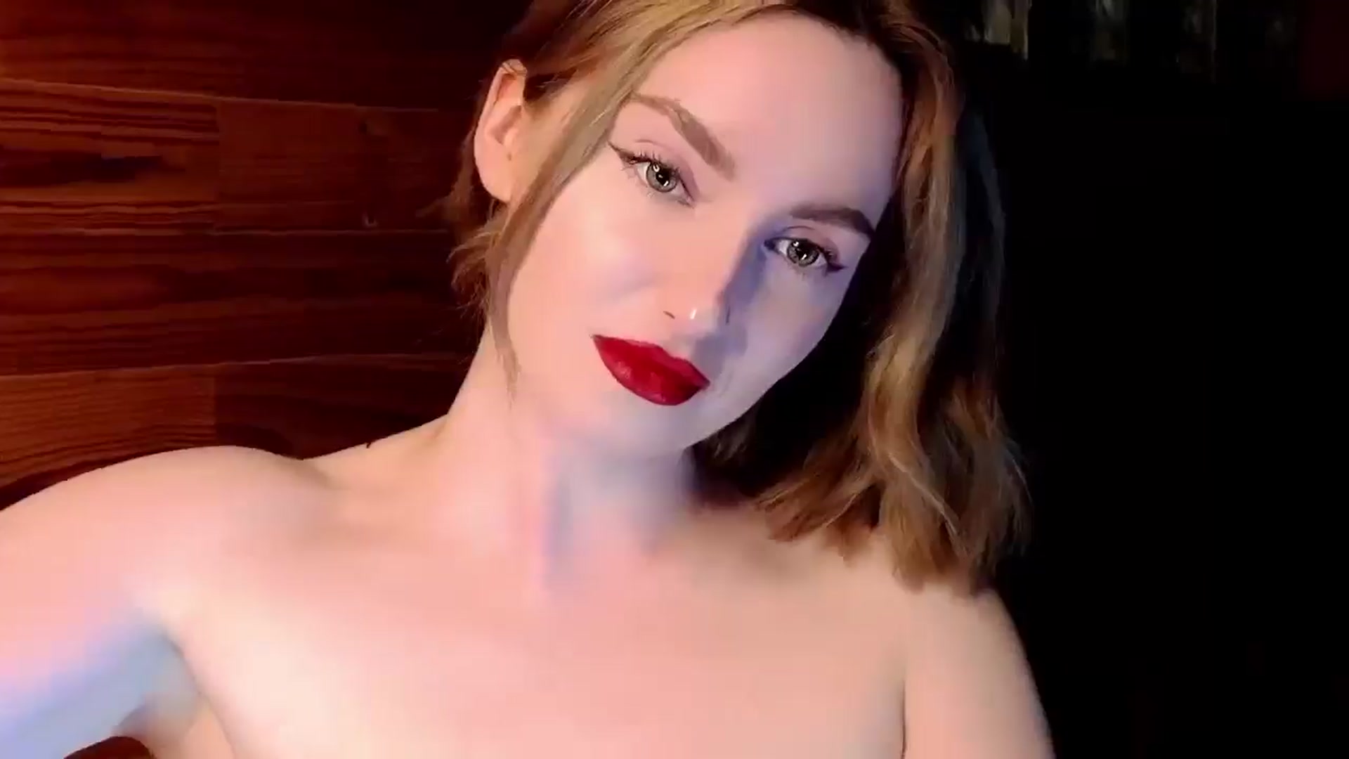 Gallery image thumbnail from Red_Lips_Girl's myfreecams stream on, 05/03/2025, 22:48 image 11 of 20