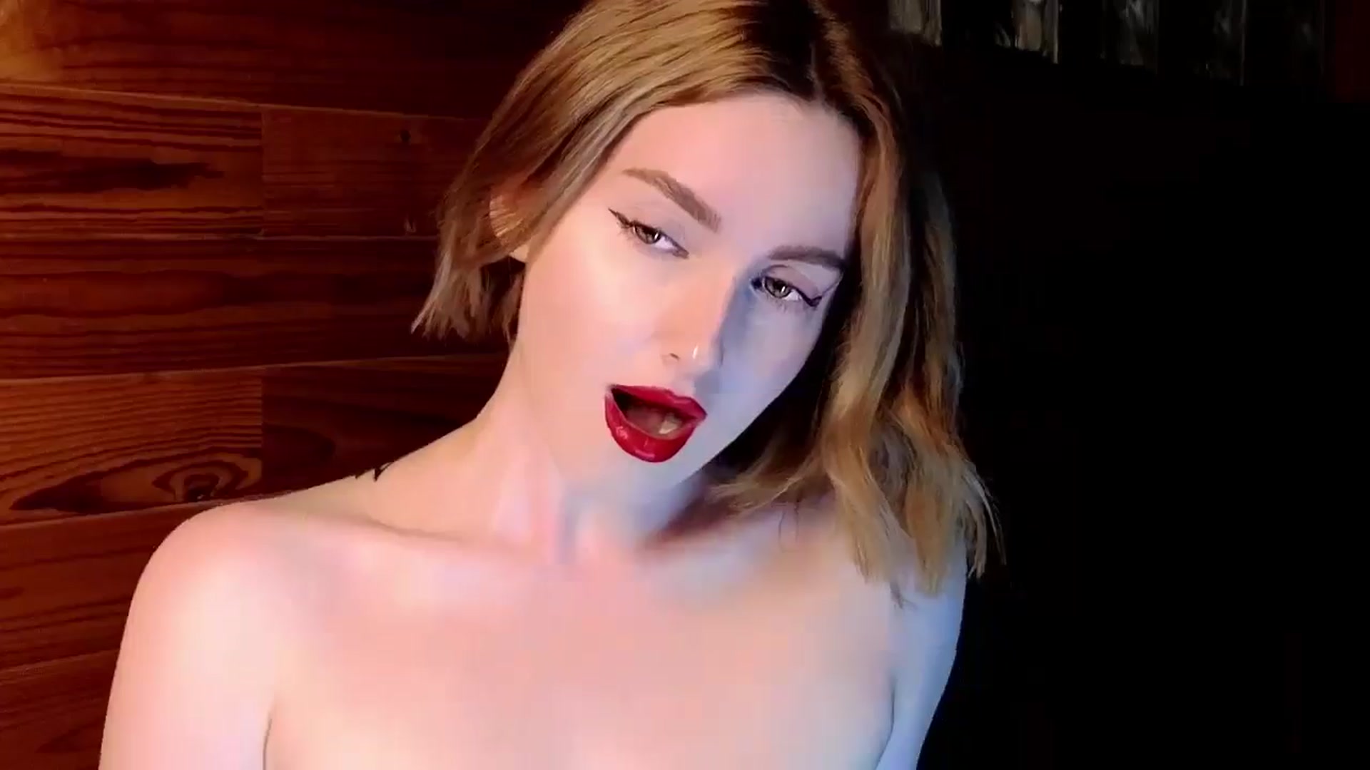 Gallery image thumbnail from Red_Lips_Girl's myfreecams stream on, 05/03/2025, 22:48 image 9 of 20