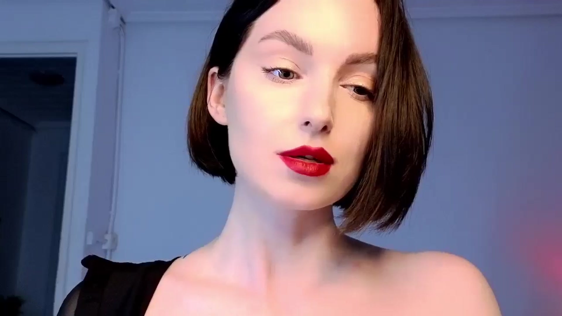 Gallery image thumbnail from Red_Lips_Girl's myfreecams stream on, 05/14/2025, 23:27 image 7 of 20
