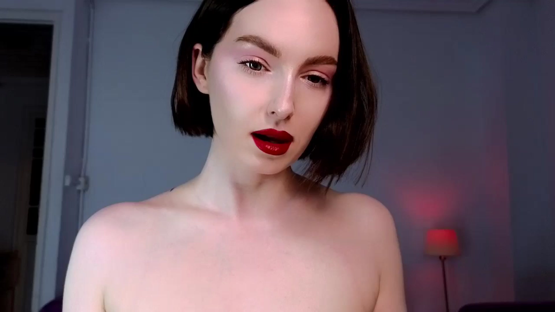 Gallery image thumbnail from Red_Lips_Girl's myfreecams stream on, 05/19/2025, 22:30 image 1 of 20