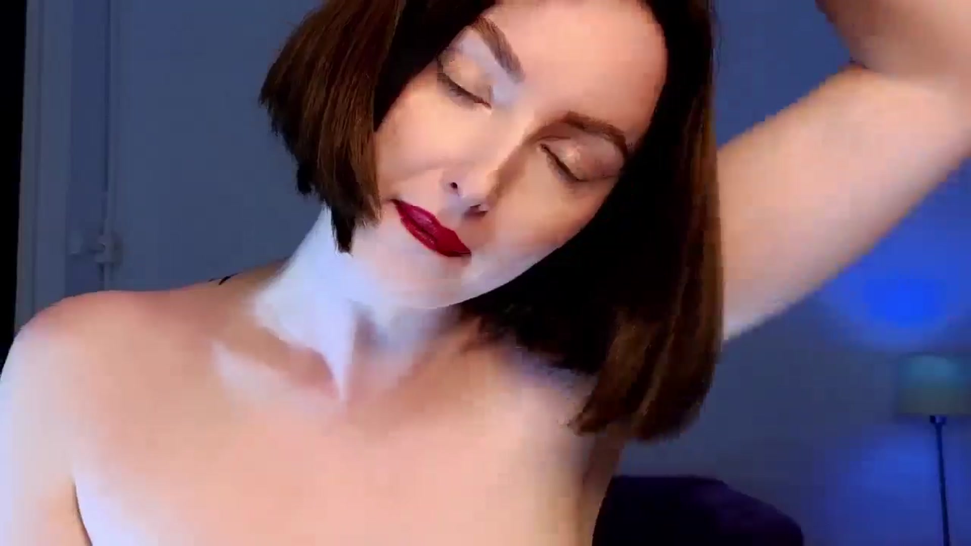 Gallery image thumbnail from Red_Lips_Girl's myfreecams stream on, 05/25/2025, 22:14 image 2 of 20