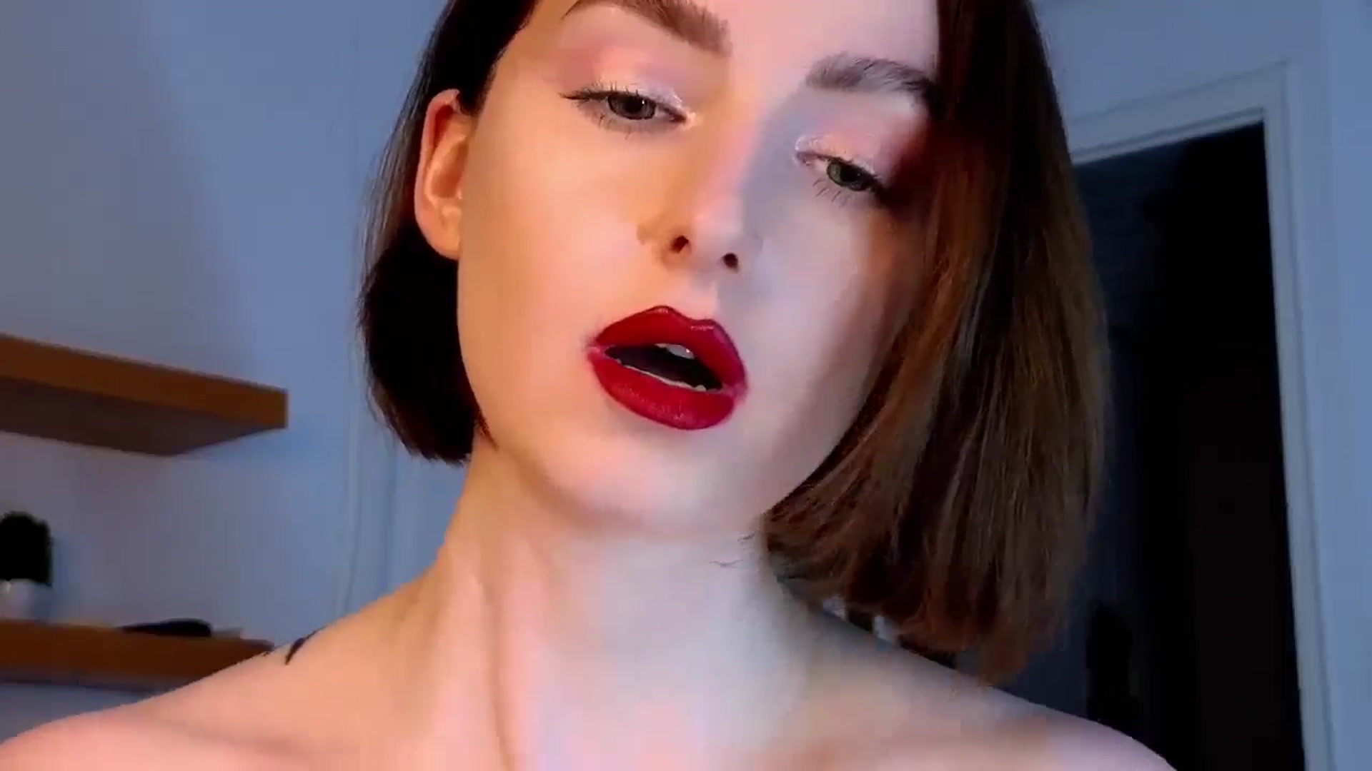 Gallery image thumbnail from Red_Lips_Girl's myfreecams stream on, 05/30/2025, 21:21 image 9 of 20