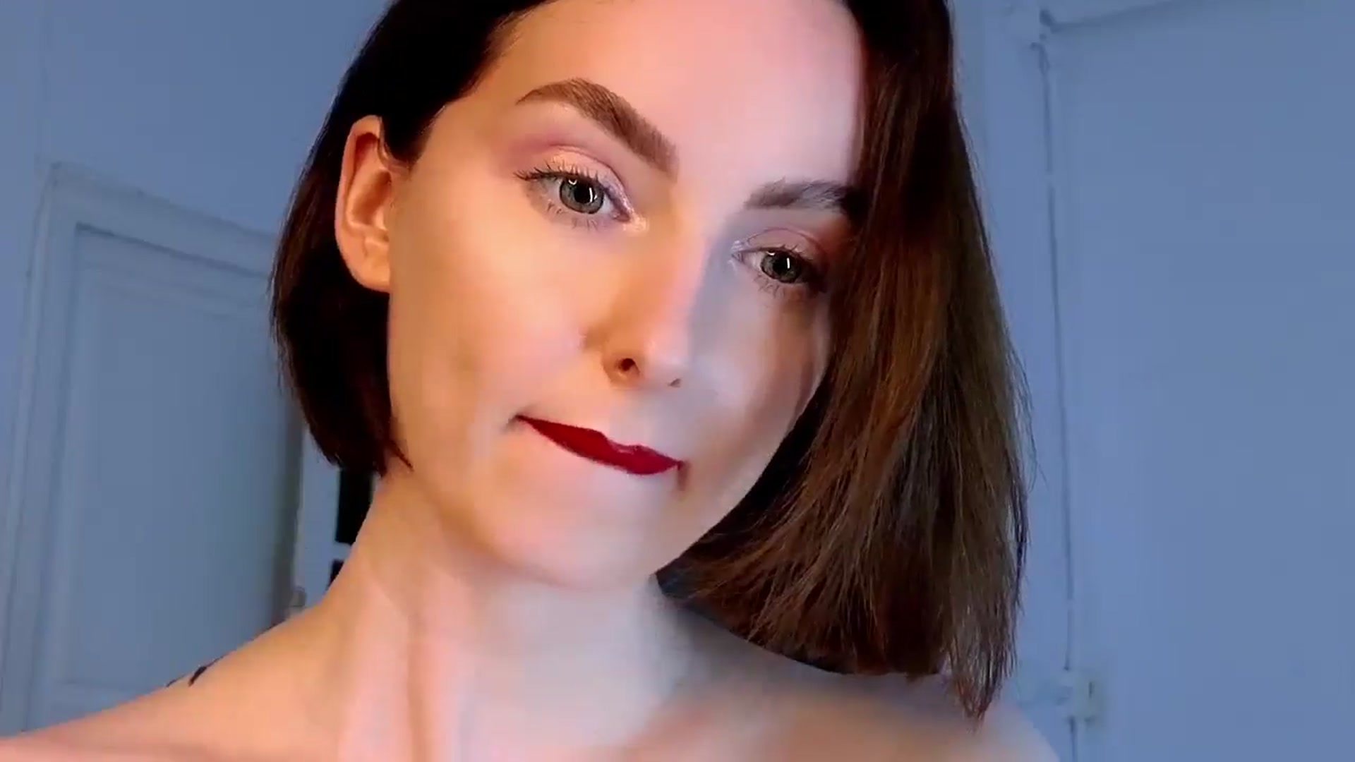 Gallery image thumbnail from Red_Lips_Girl's myfreecams stream on, 05/30/2025, 21:21 image 8 of 20