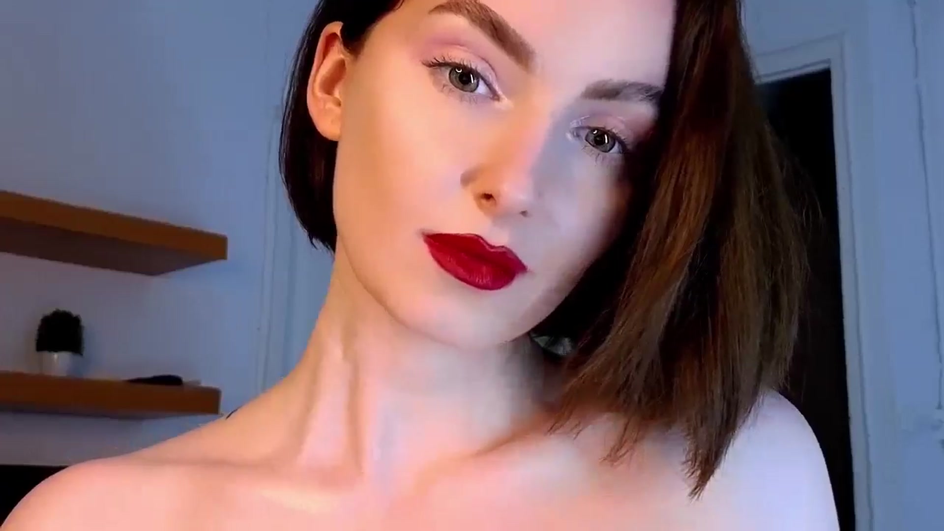 Gallery image thumbnail from Red_Lips_Girl's myfreecams stream on, 05/30/2025, 21:21 image 12 of 20