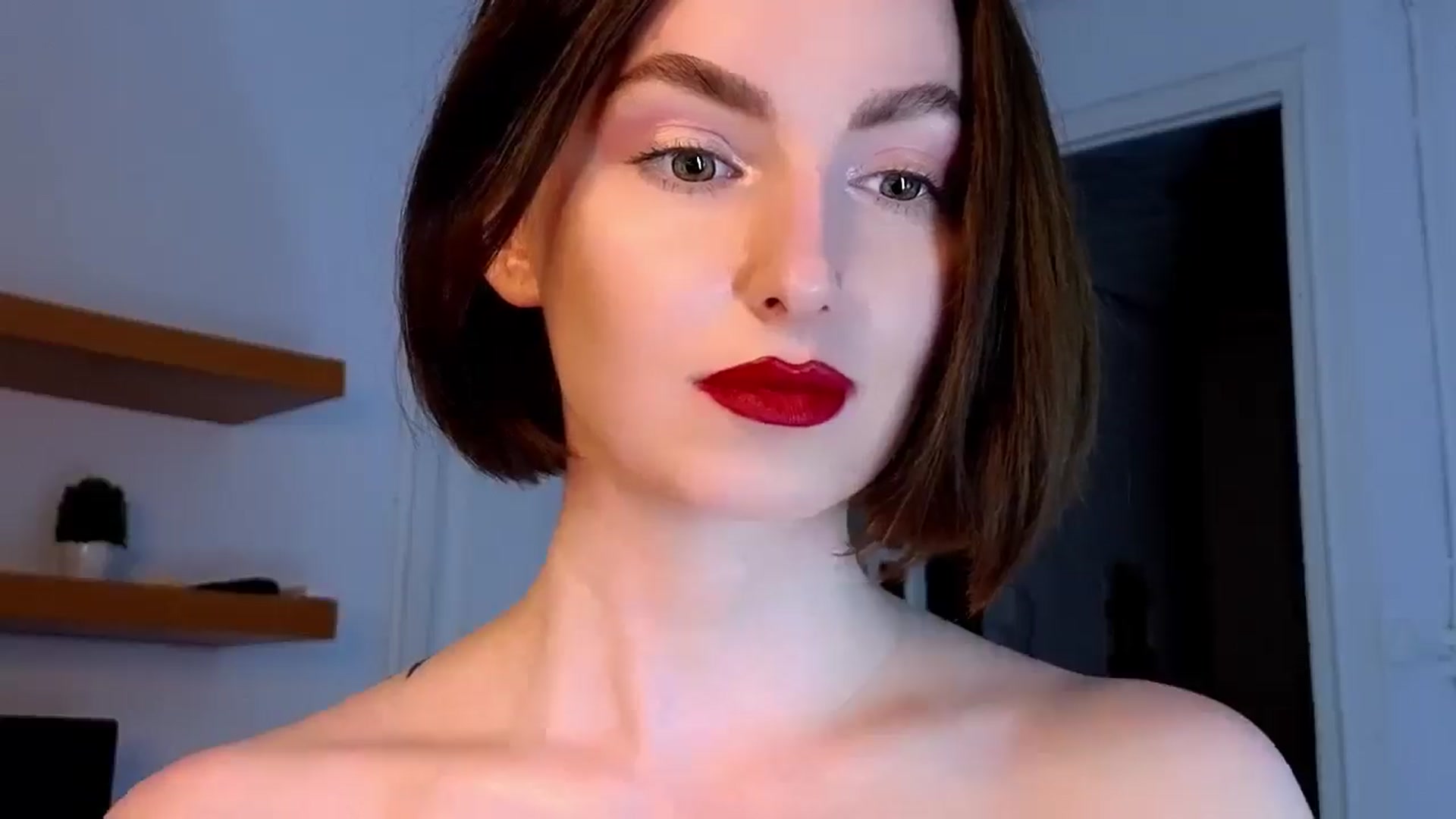 Gallery image thumbnail from Red_Lips_Girl's myfreecams stream on, 05/30/2025, 21:21 image 13 of 20