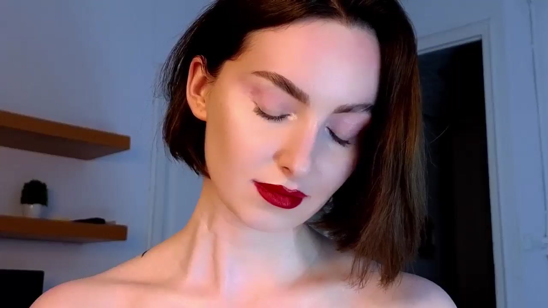 Gallery image thumbnail from Red_Lips_Girl's myfreecams stream on, 05/30/2025, 21:21 image 15 of 20